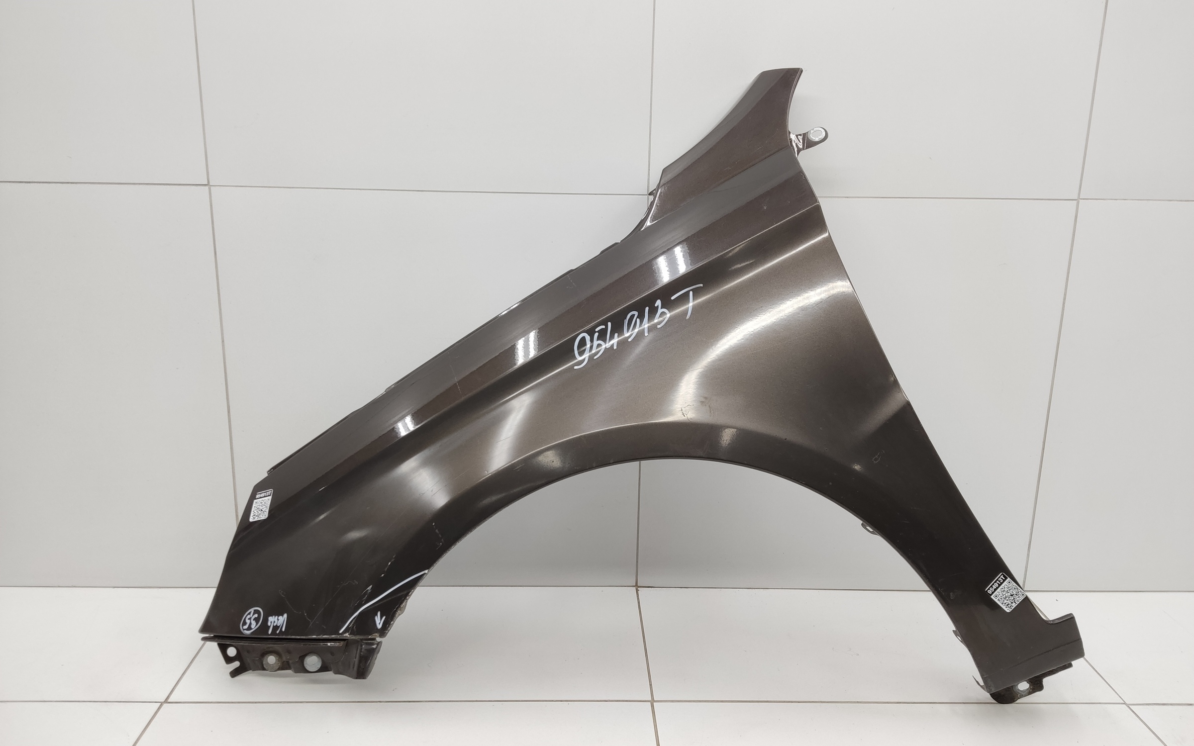 Крыло переднее левое Lada Vesta