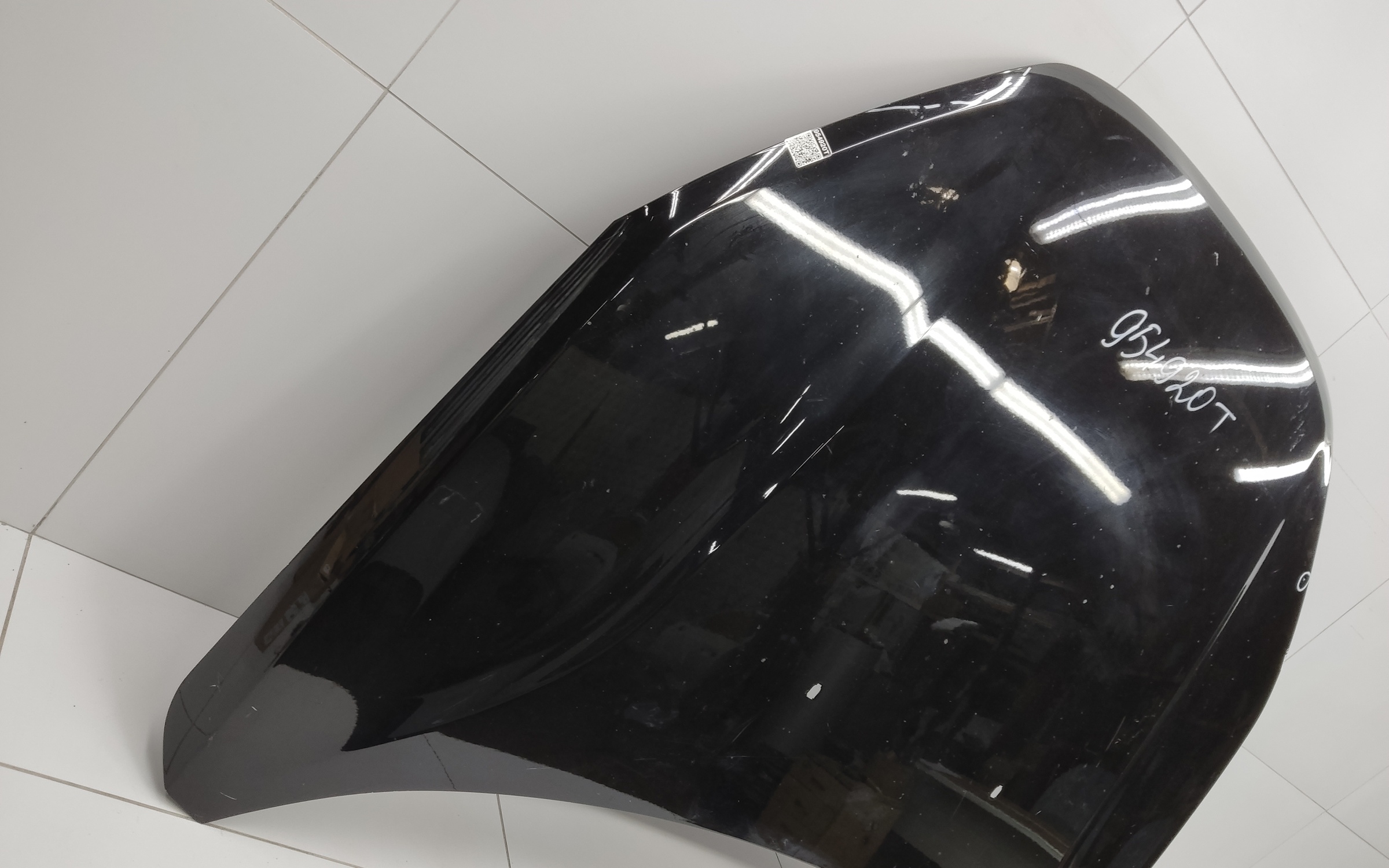 Капот Lada Vesta