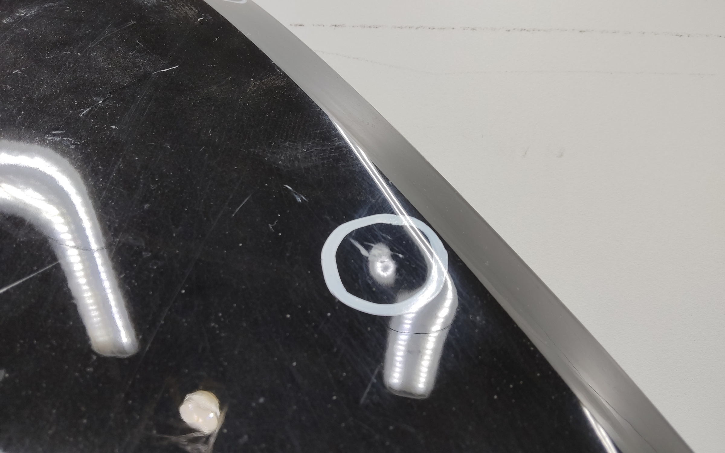 Капот Lada Vesta