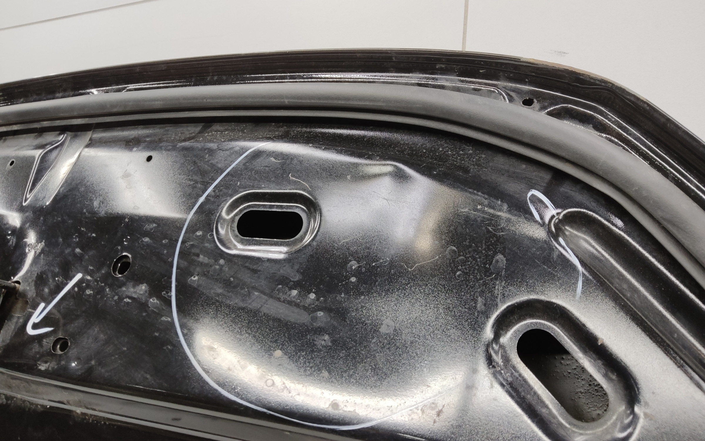 Капот Lada Vesta