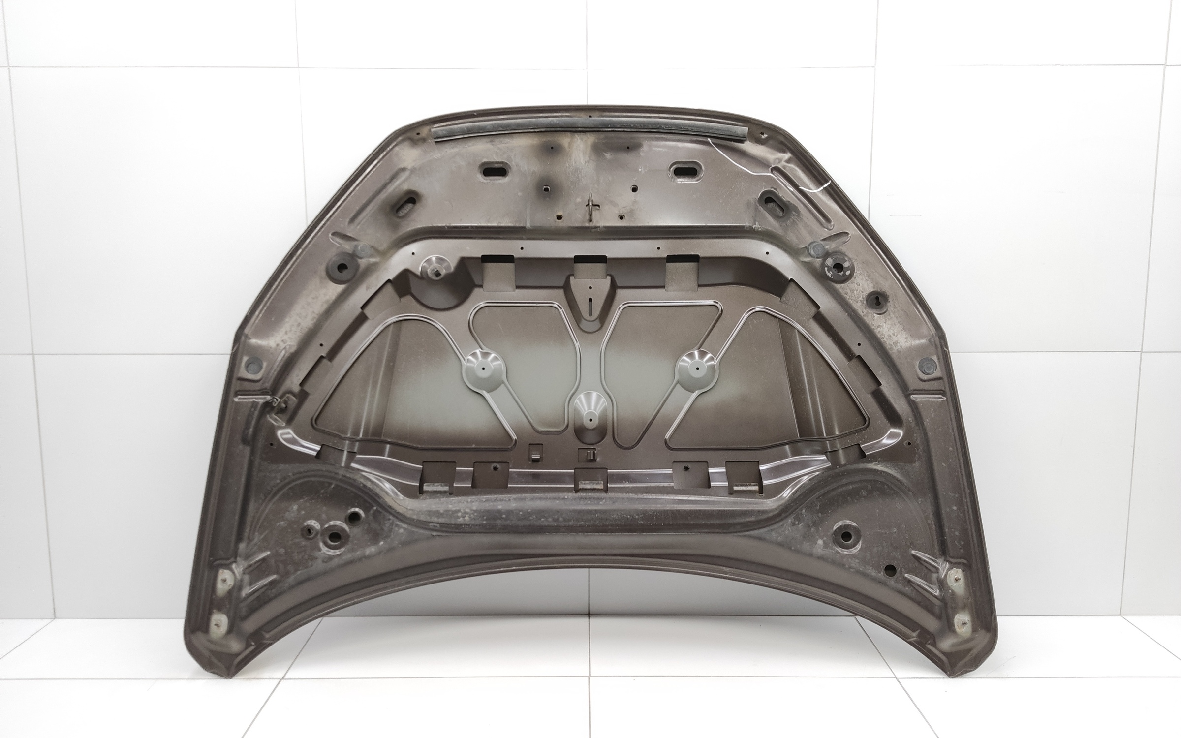 Капот Lada Vesta