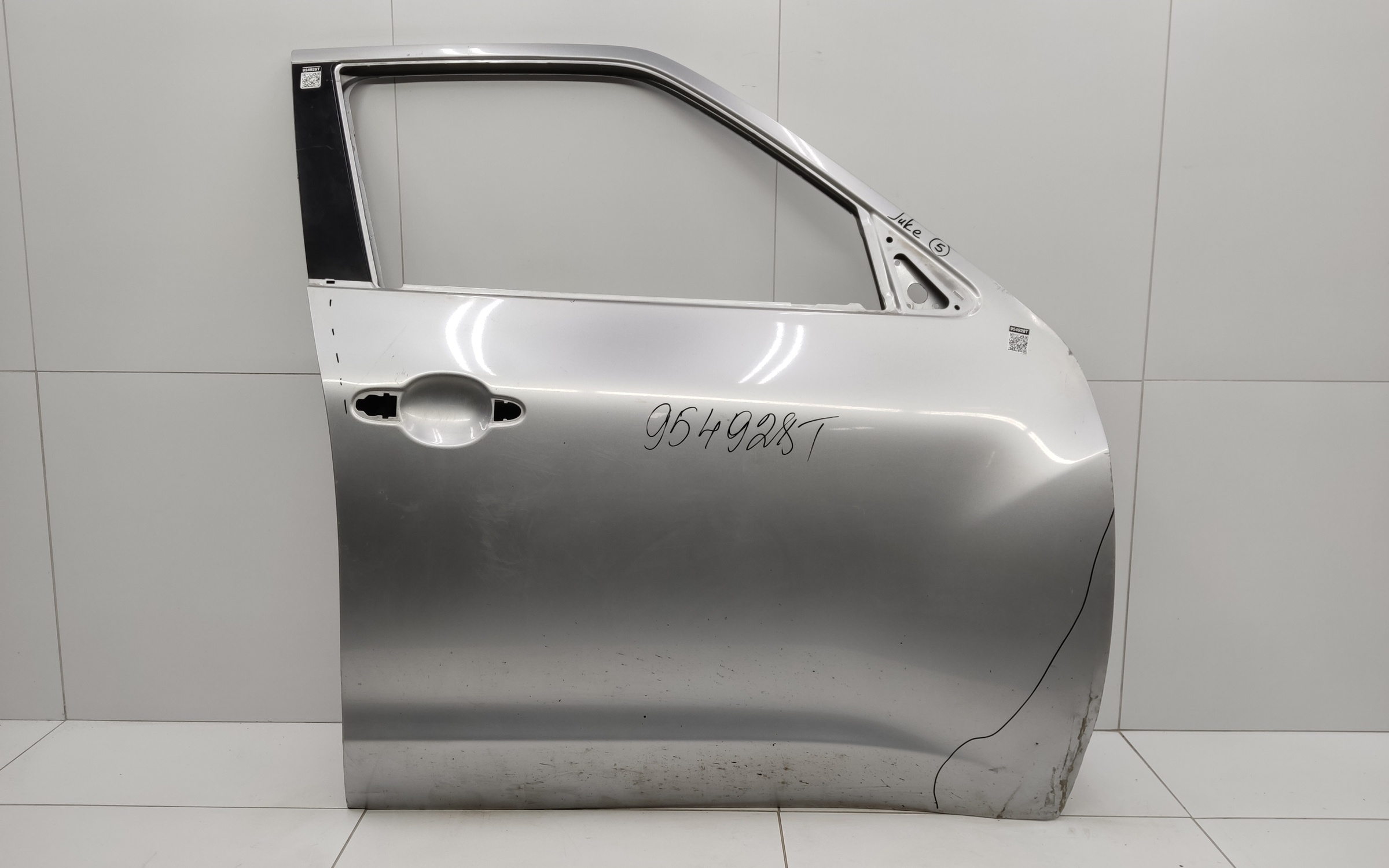 Дверь передняя правая Nissan Juke