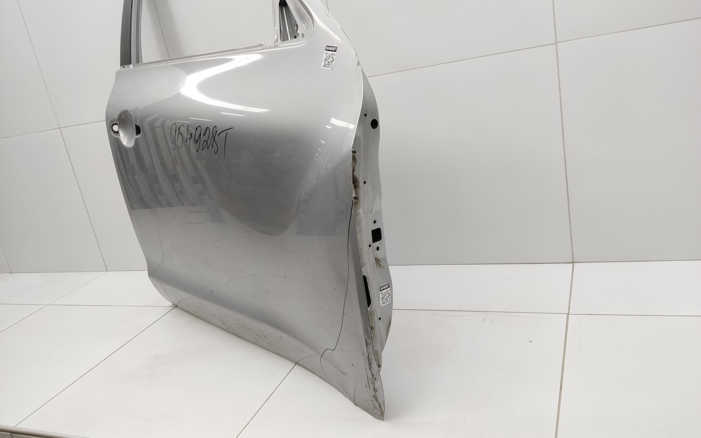 Дверь передняя правая Nissan Juke