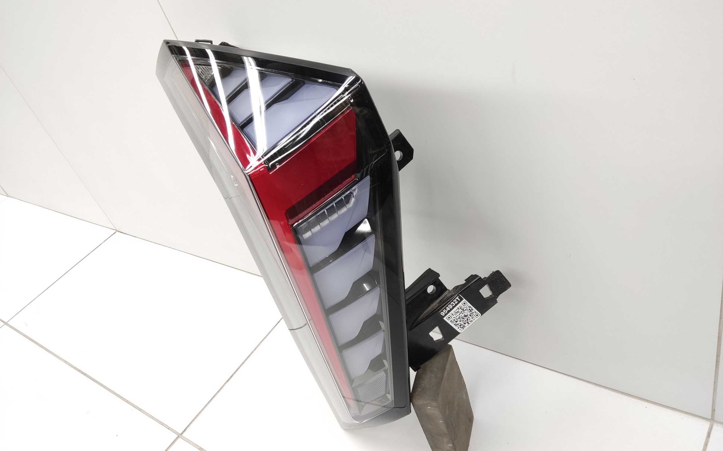 Фонарь задний левый наружный Geely Atlas 2 LED