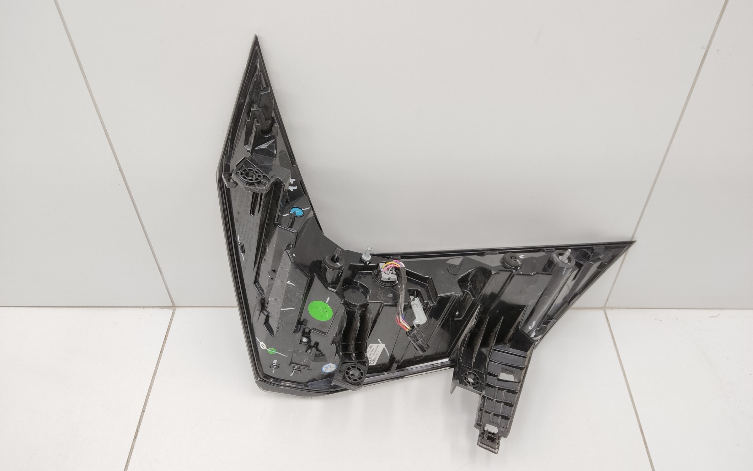 Фонарь задний левый наружный Geely Atlas 2 LED