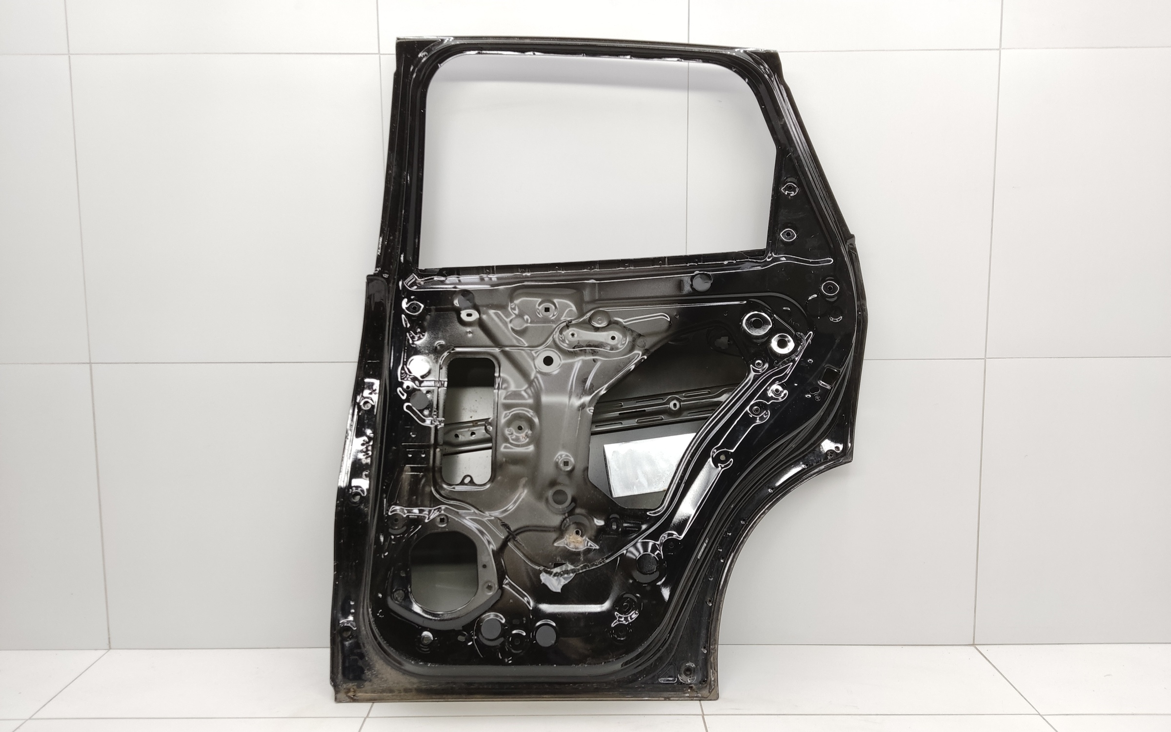 Дверь задняя правая Haval Jolion без молдинга