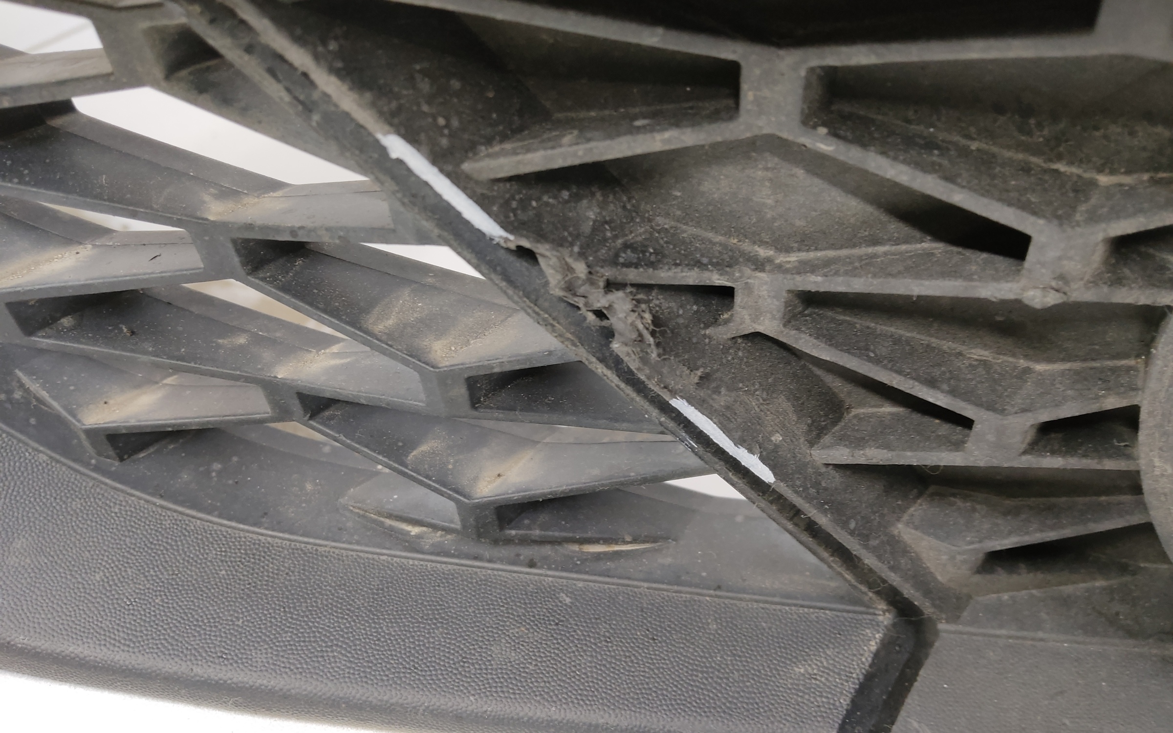 Бампер передний Lada Largus 1 Restail