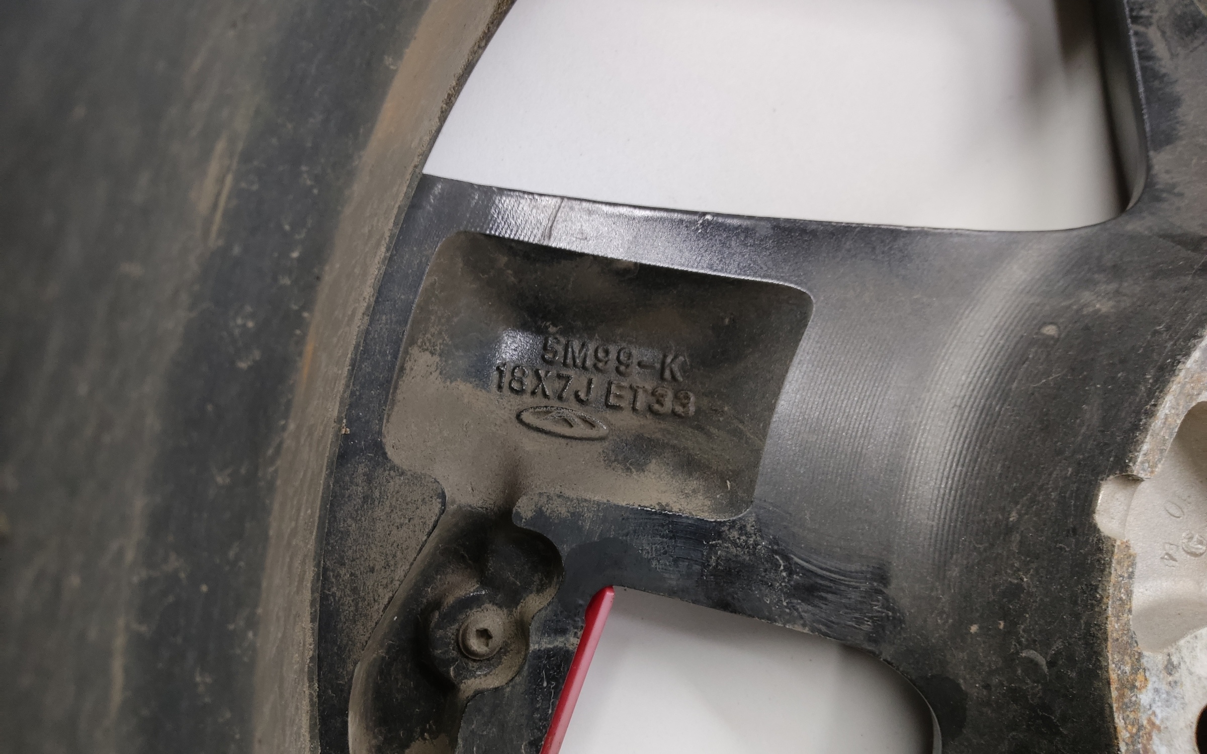 Диск колеса литой Omoda C5 R18 красный