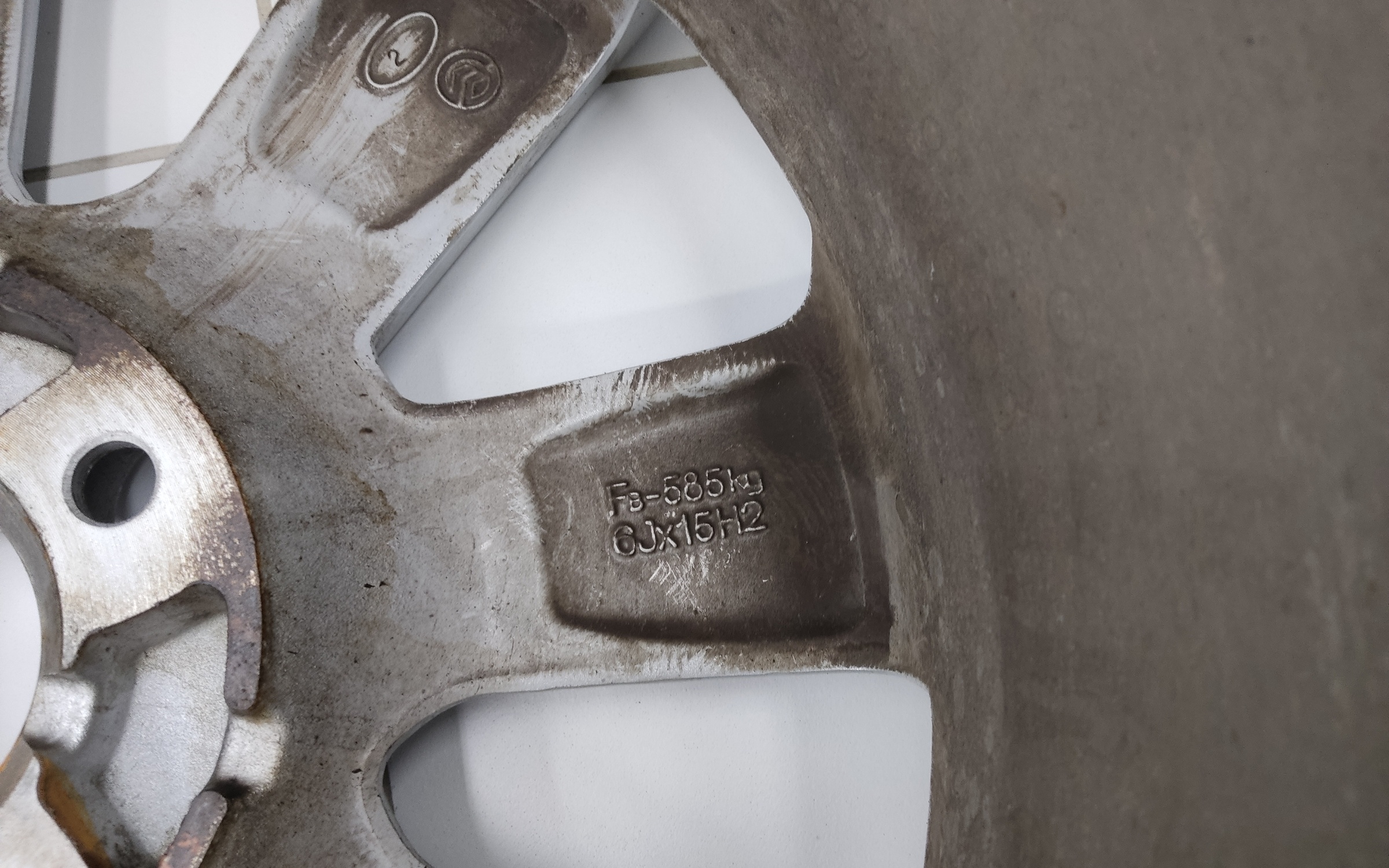 Диск колеса литой Lada Largus Restail R15