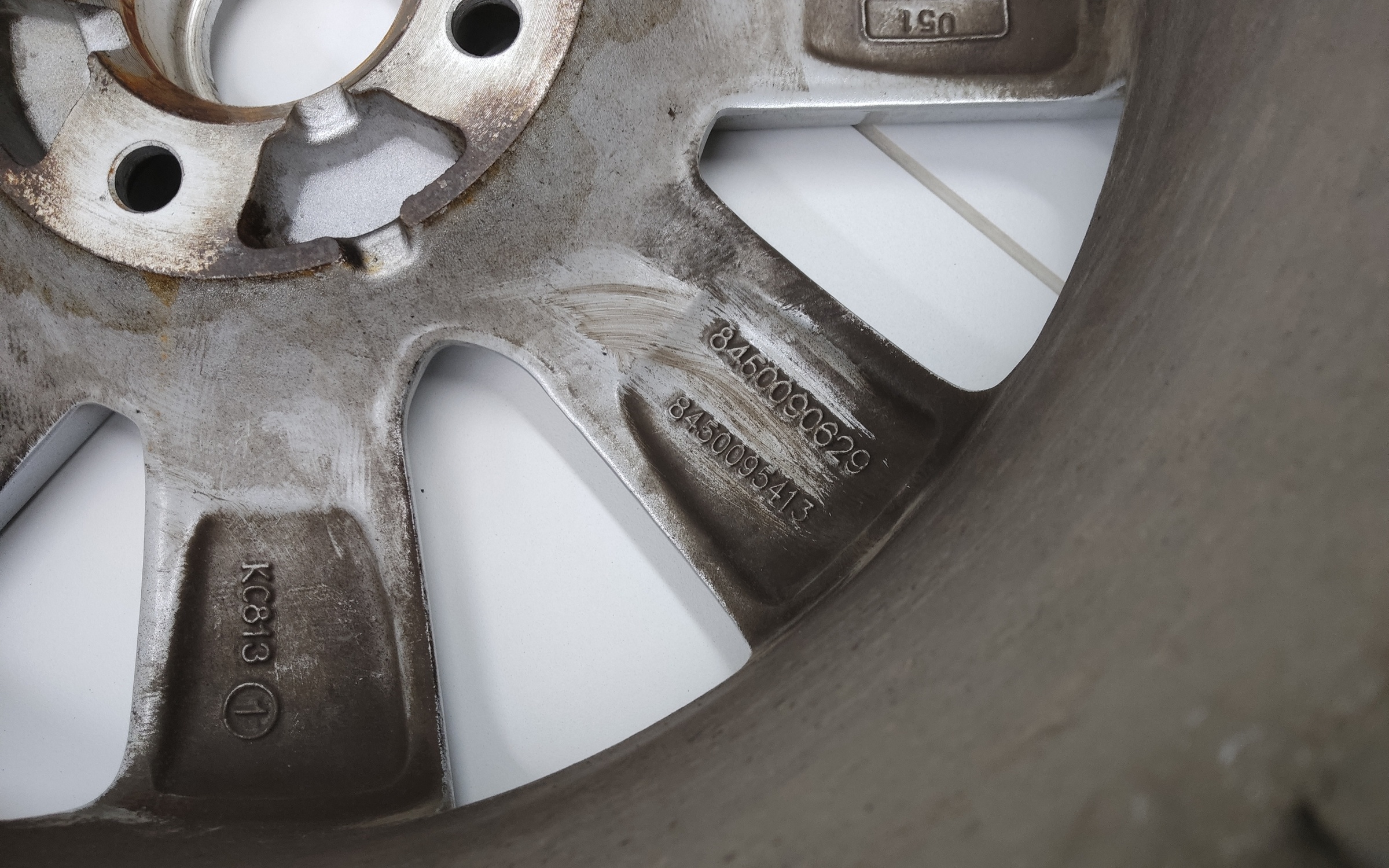 Диск колеса литой Lada Largus Restail R15