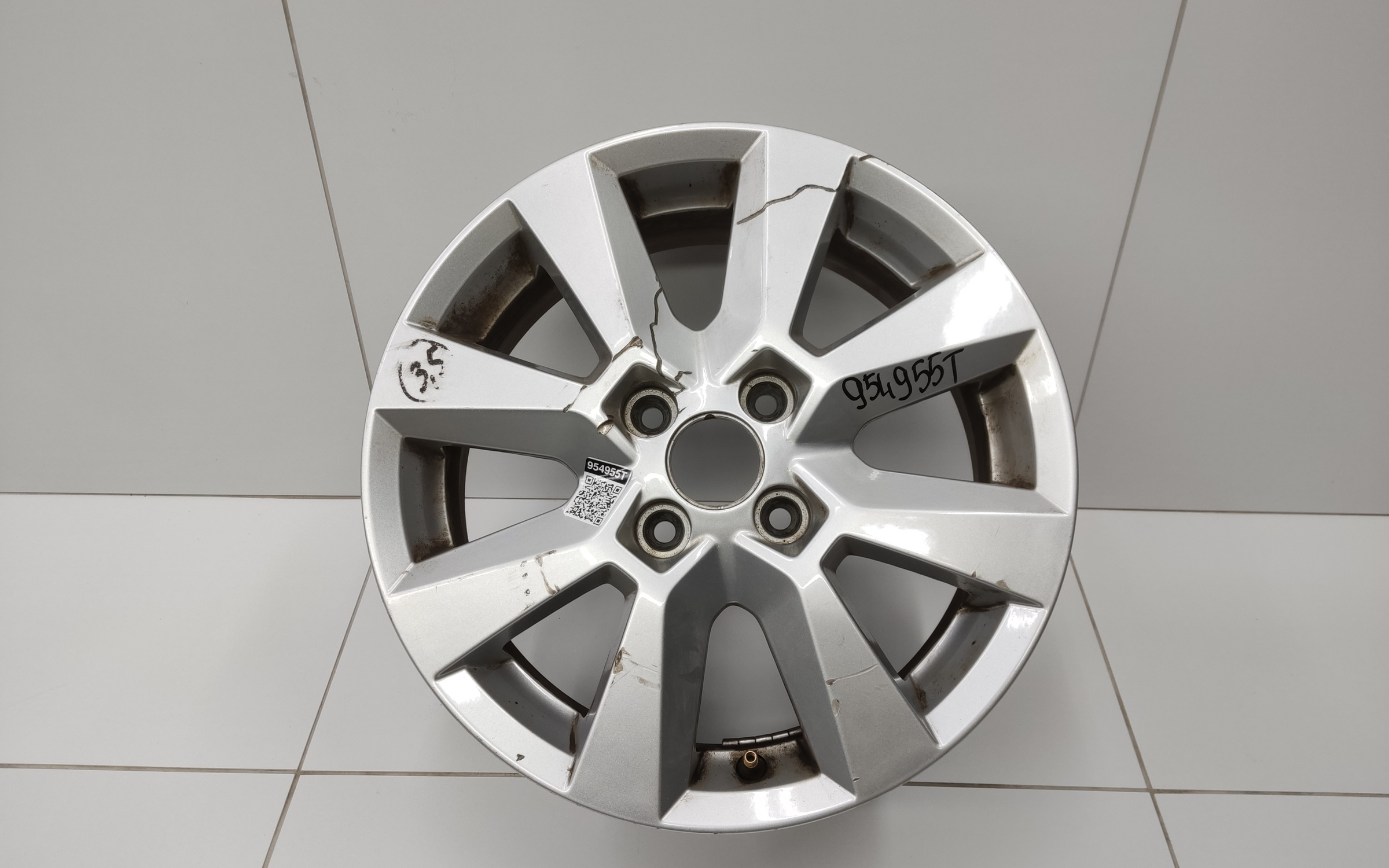 Диск колеса литой Lada Largus Restail R15