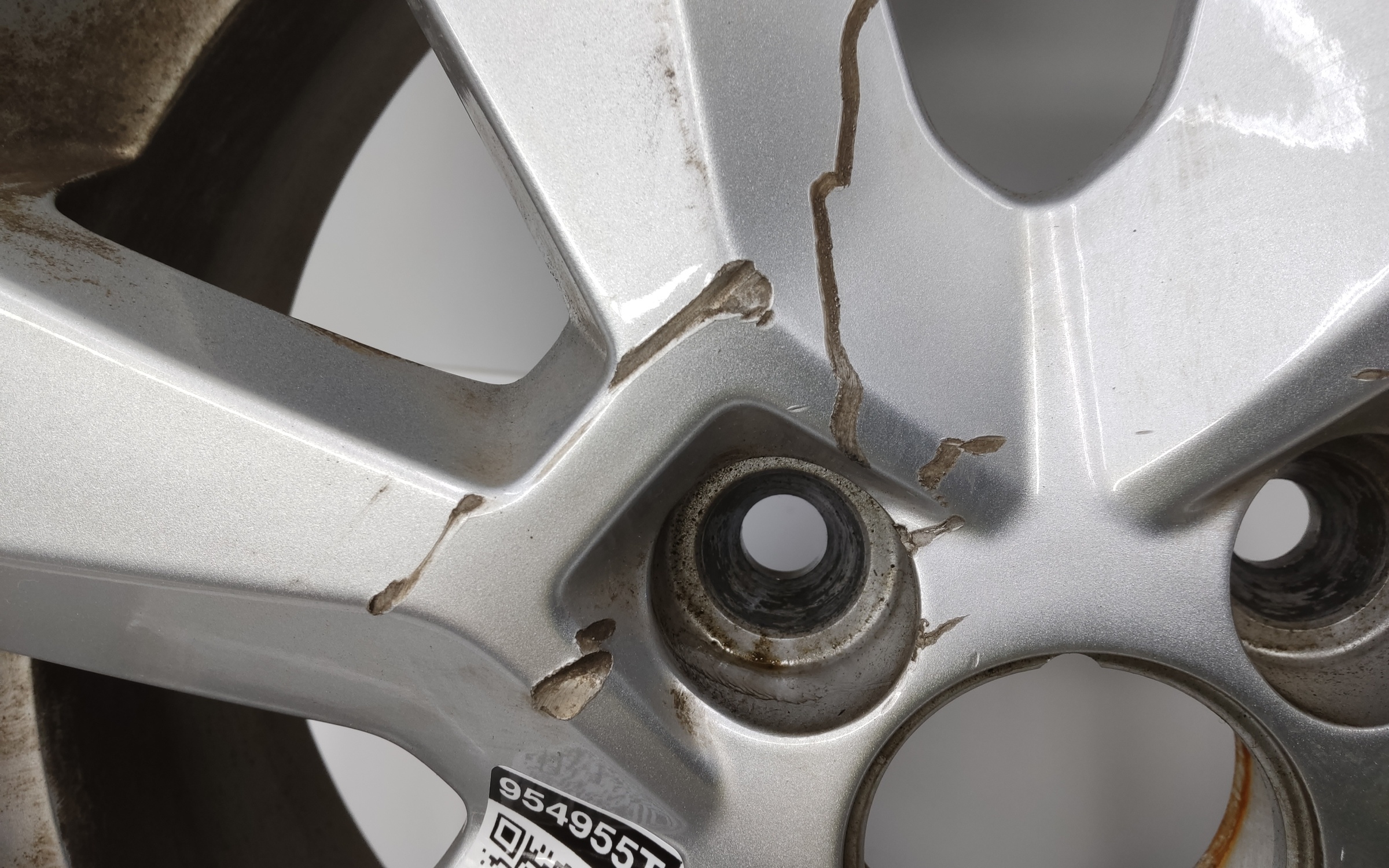 Диск колеса литой Lada Largus Restail R15