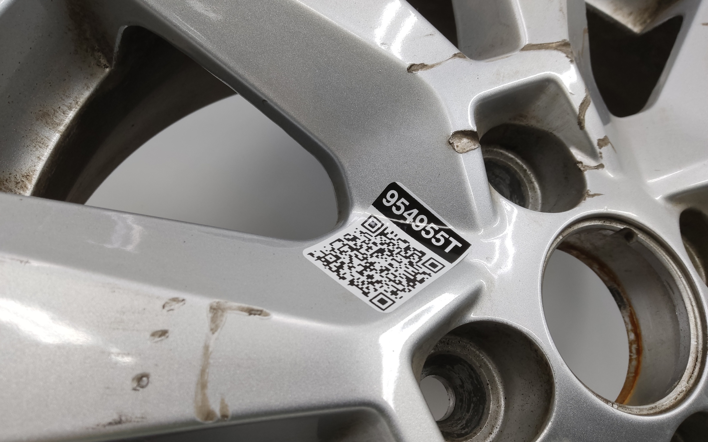 Диск колеса литой Lada Largus Restail R15