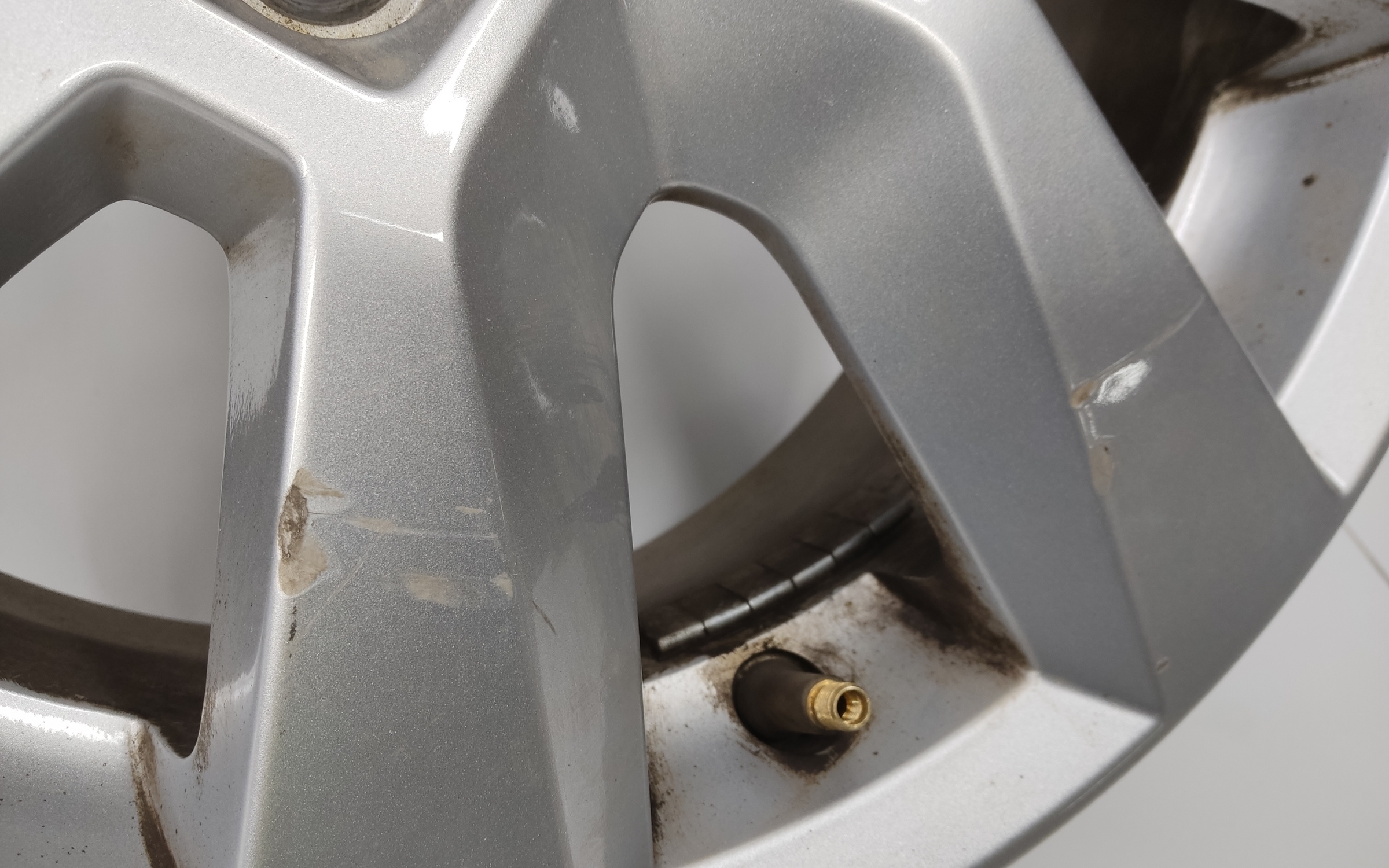 Диск колеса литой Lada Largus Restail R15