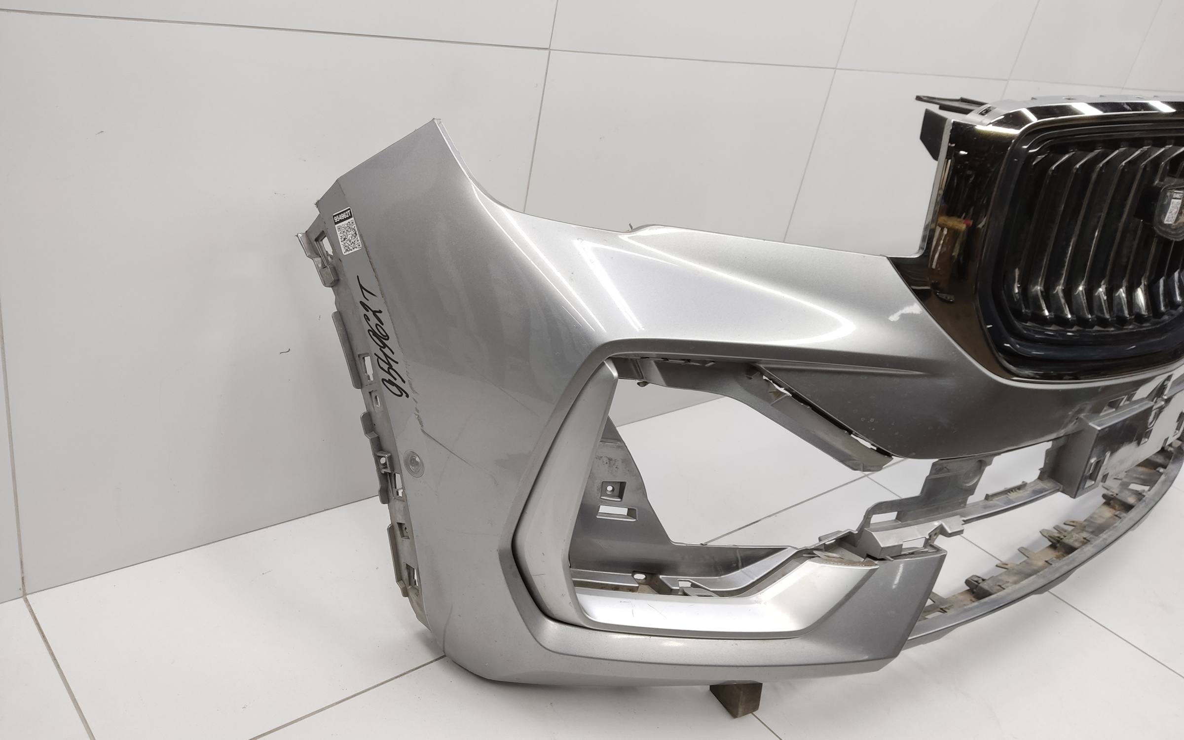 Бампер передний Geely Monjaro