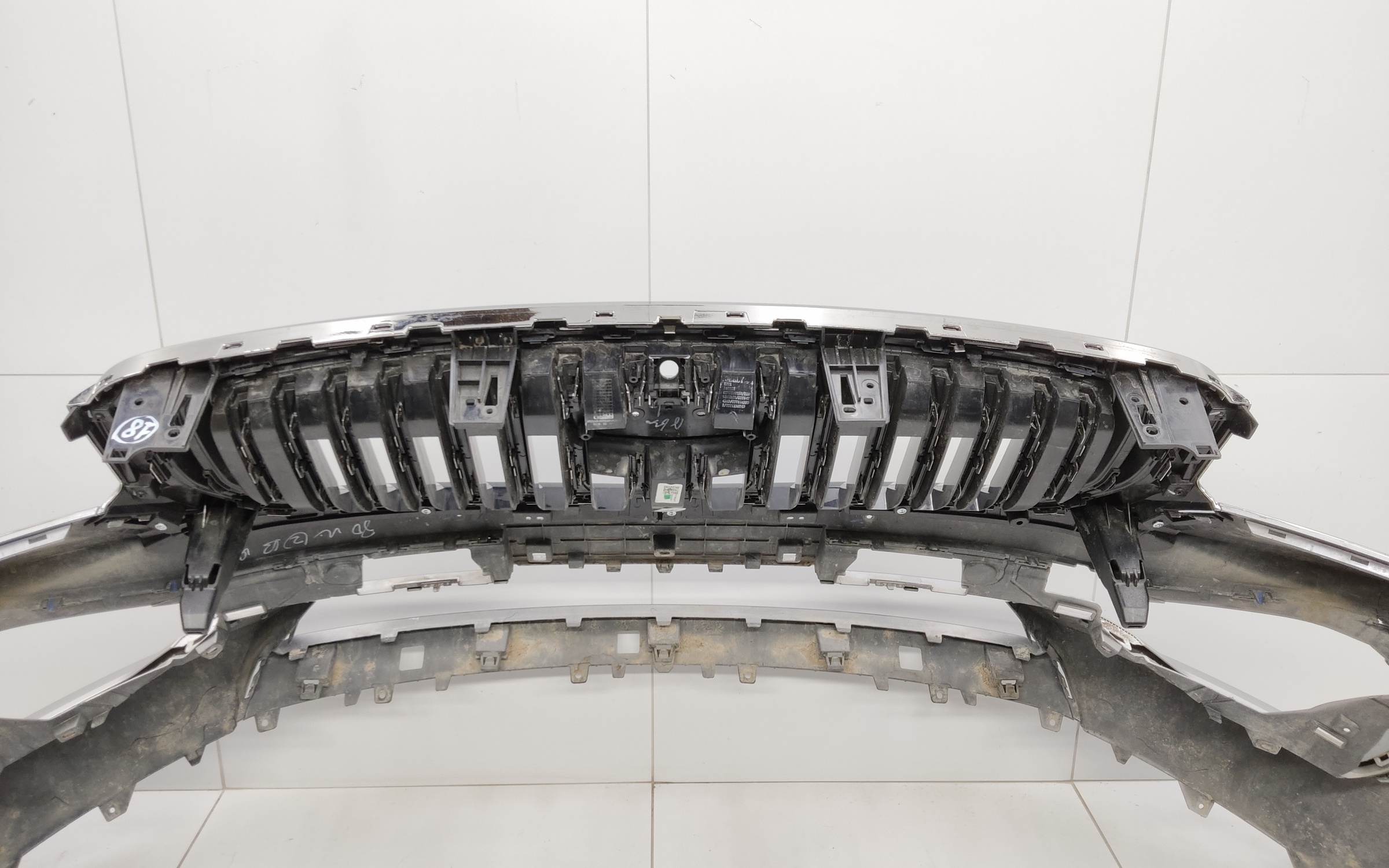 Бампер передний Geely Monjaro