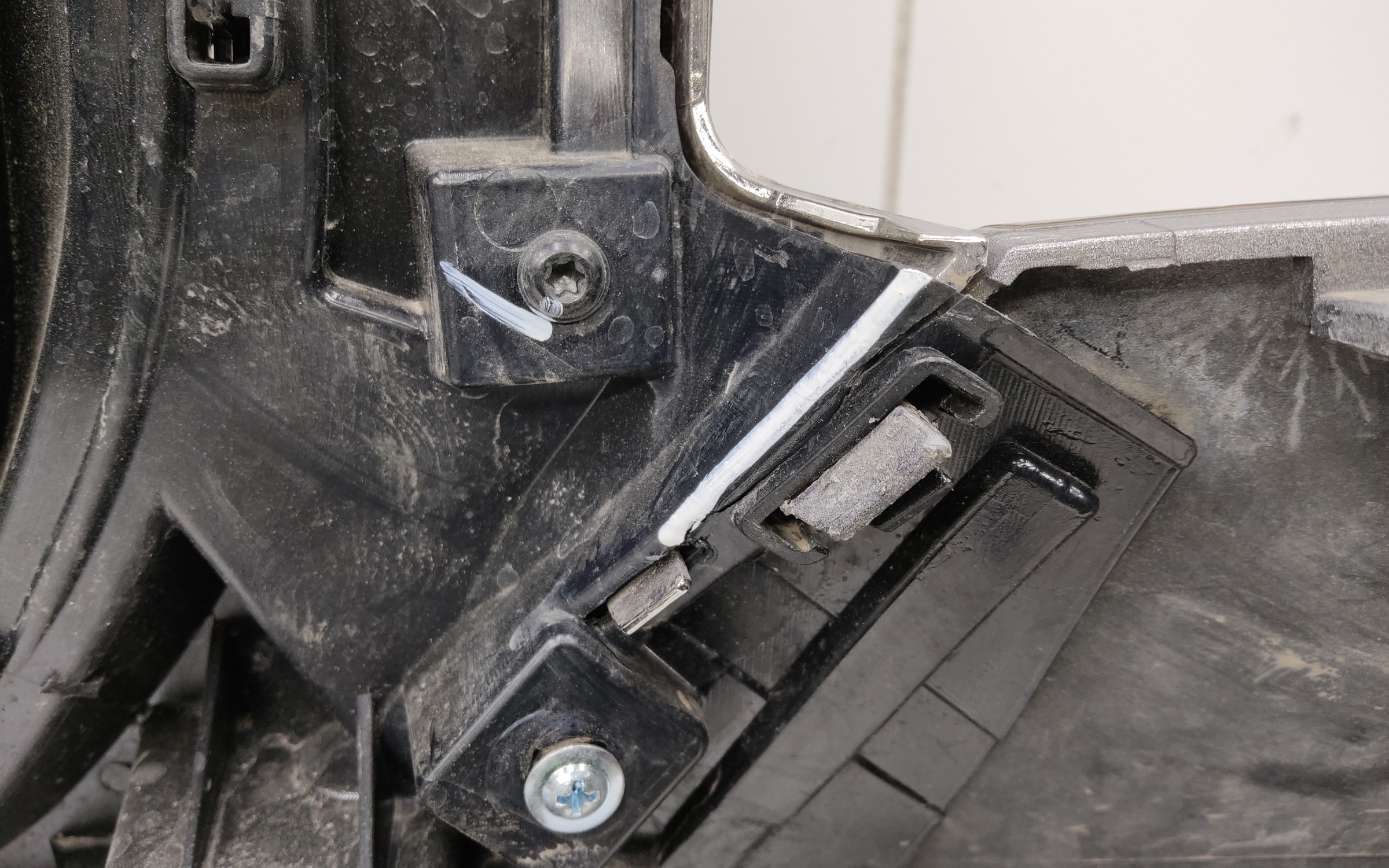 Бампер передний Geely Monjaro