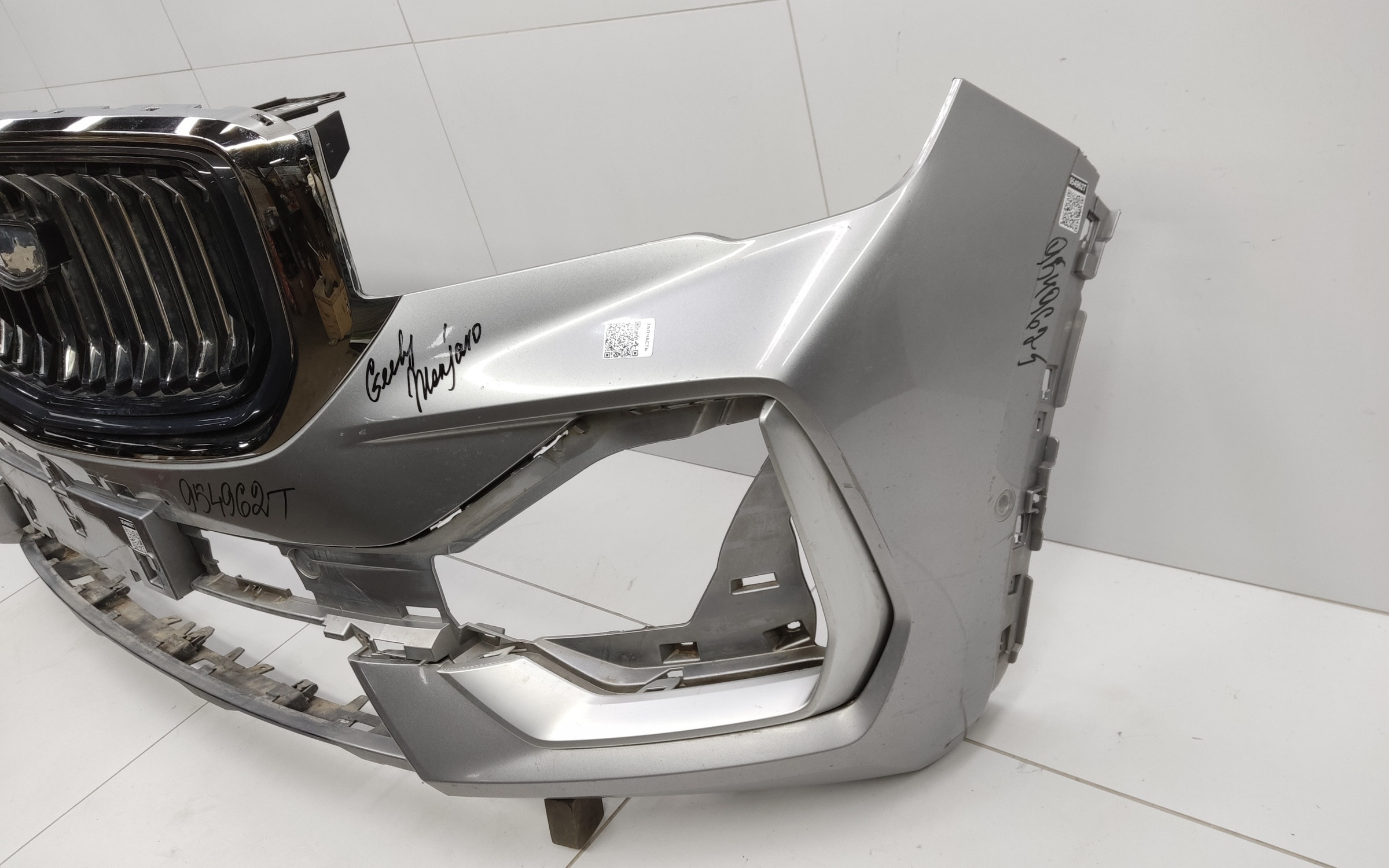 Бампер передний Geely Monjaro