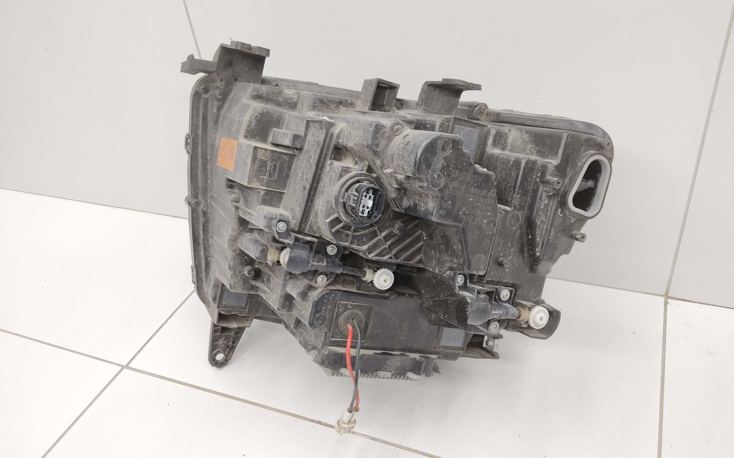 Фара передняя левая Tank 500 LED Черная