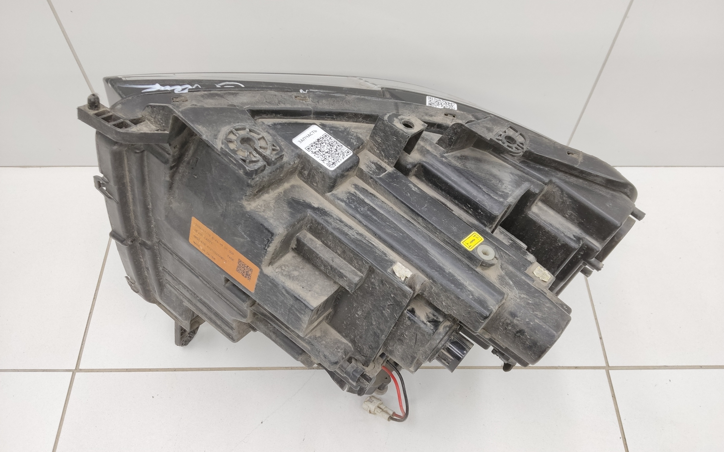 Фара передняя левая Tank 500 LED Черная