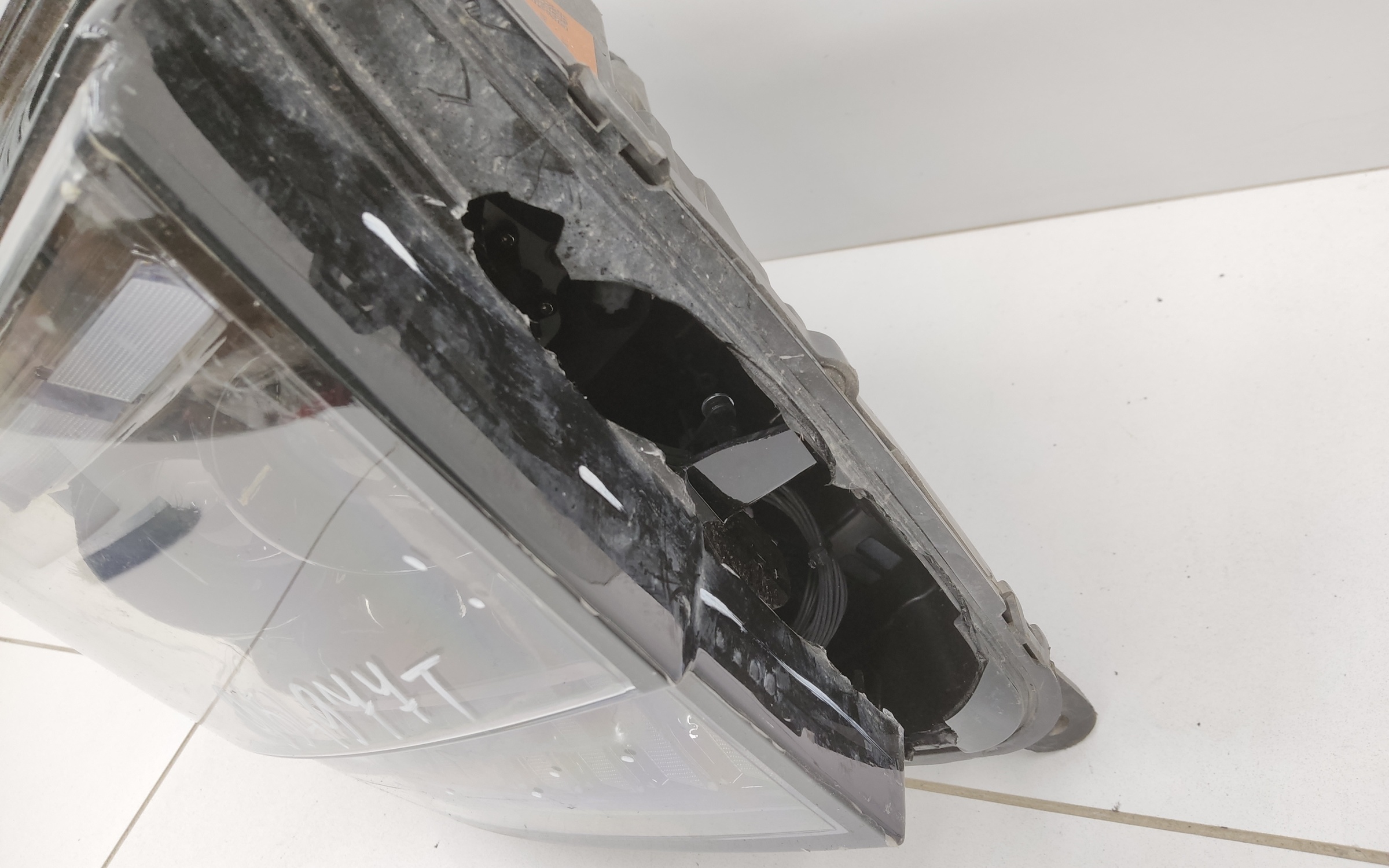 Фара передняя левая Tank 500 LED Черная