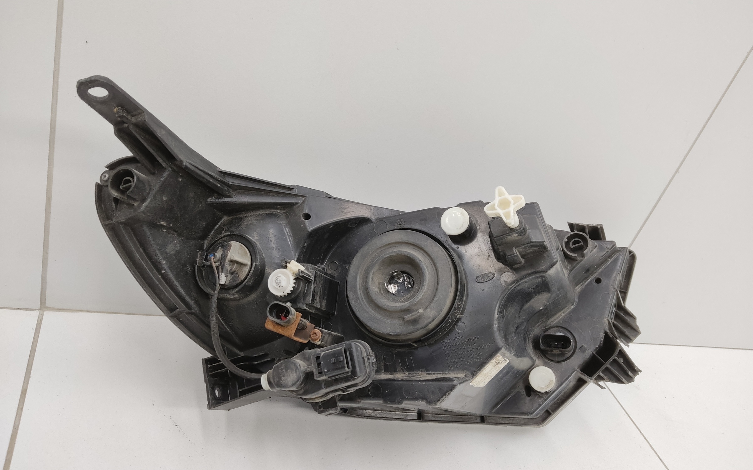 Фара передняя левая Lada Granta 1 Restail галоген с корректором