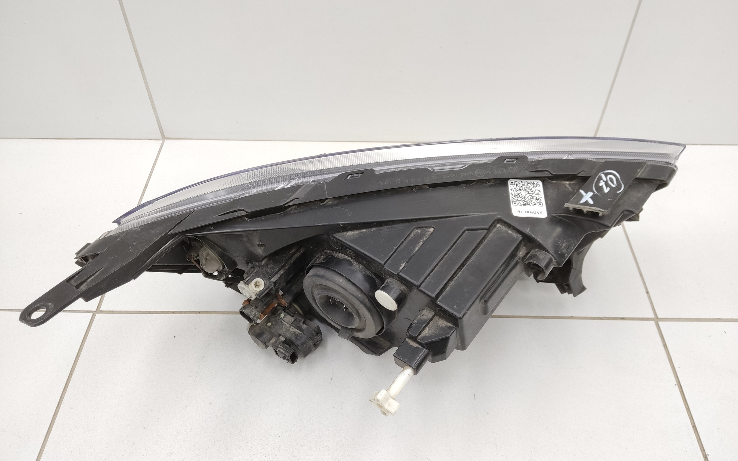 Фара передняя левая Lada Granta 1 Restail галоген с корректором