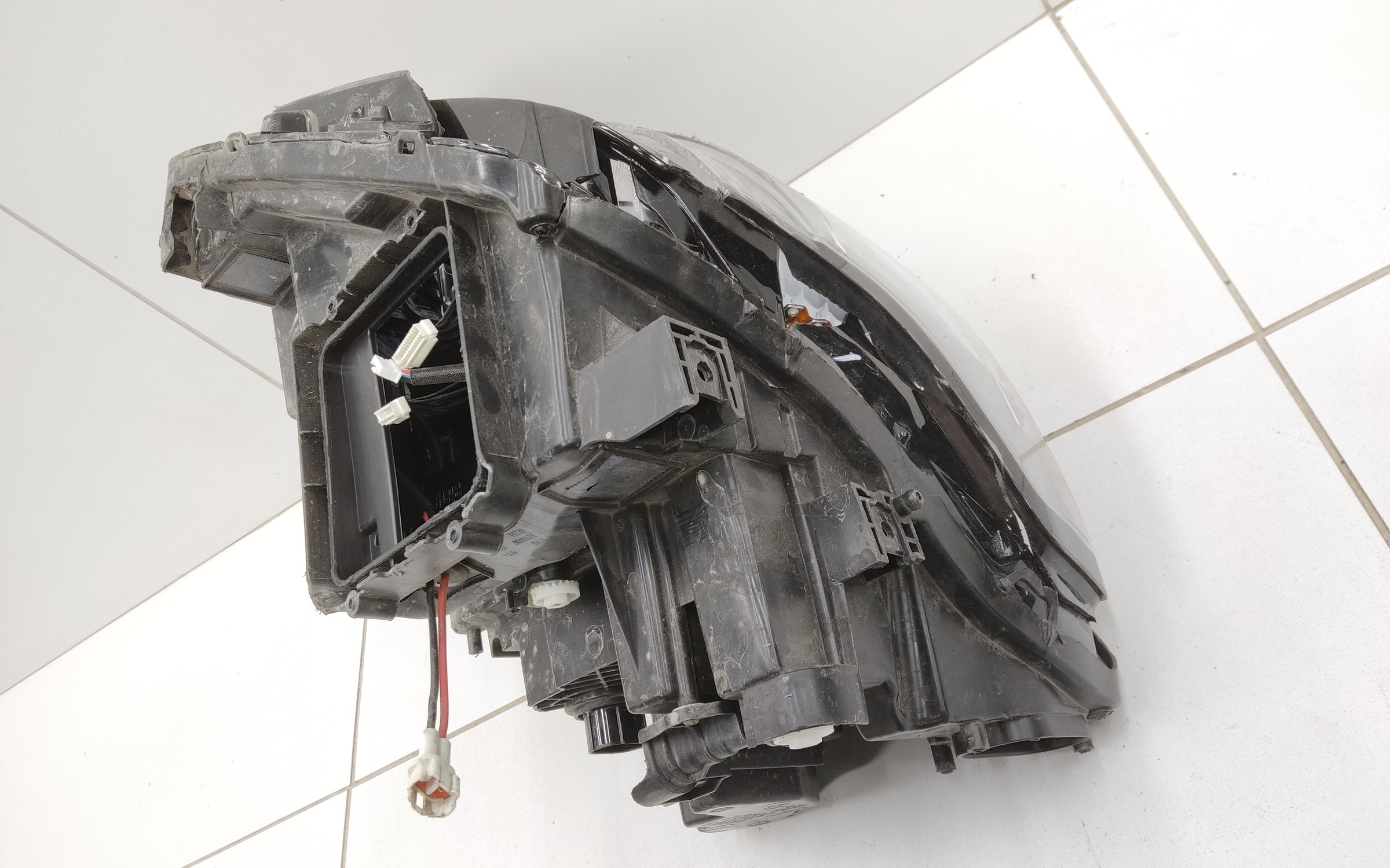 Фара передняя левая Tank 500 LED Черная