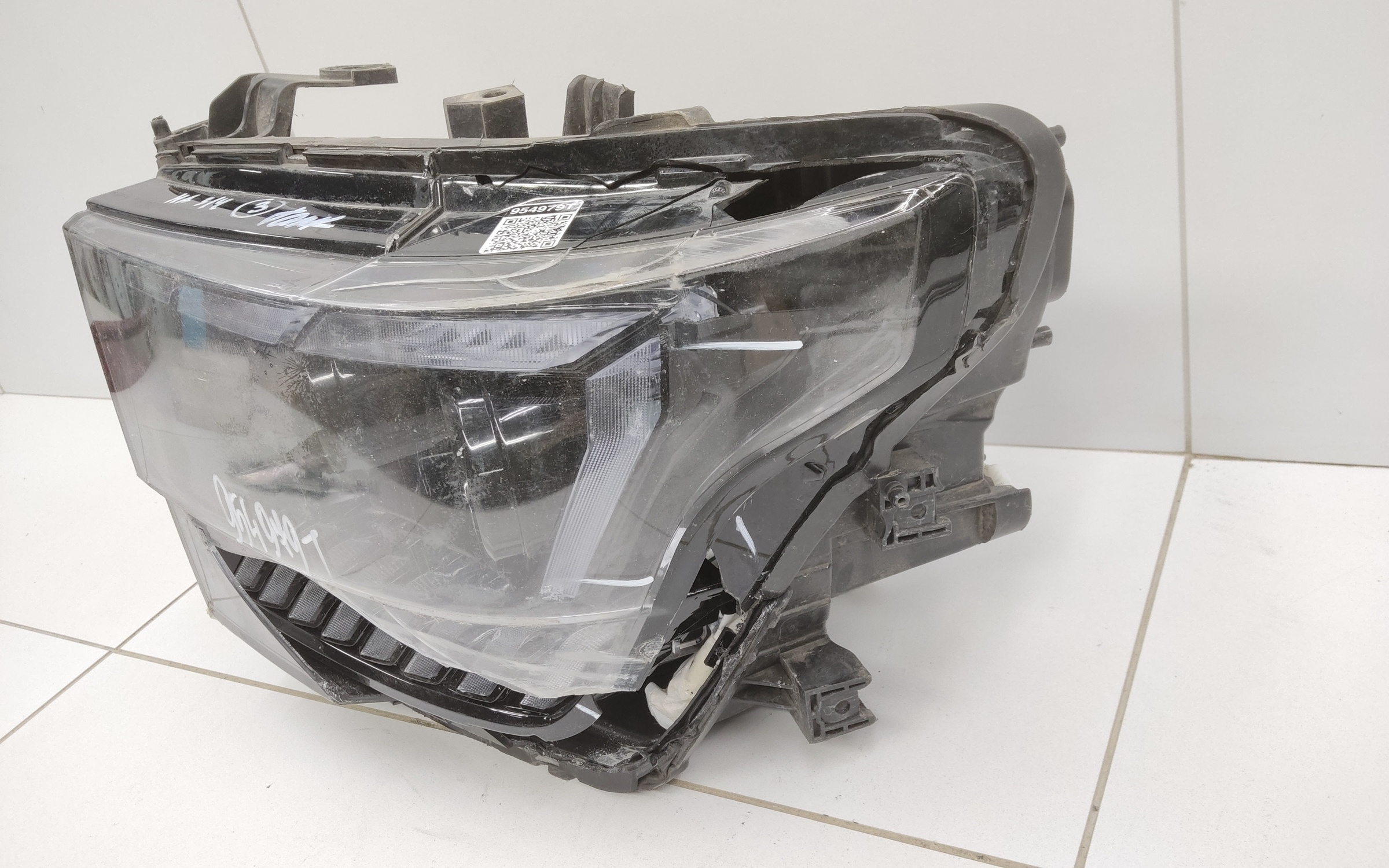 Фара передняя левая Tank 500 LED Черная