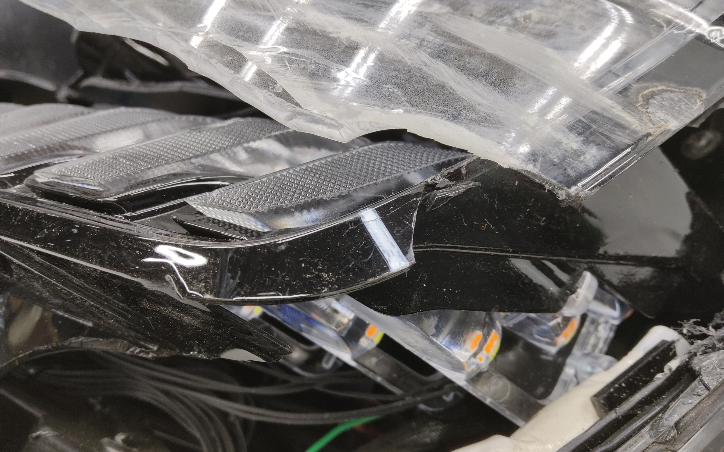 Фара передняя левая Tank 500 LED Черная