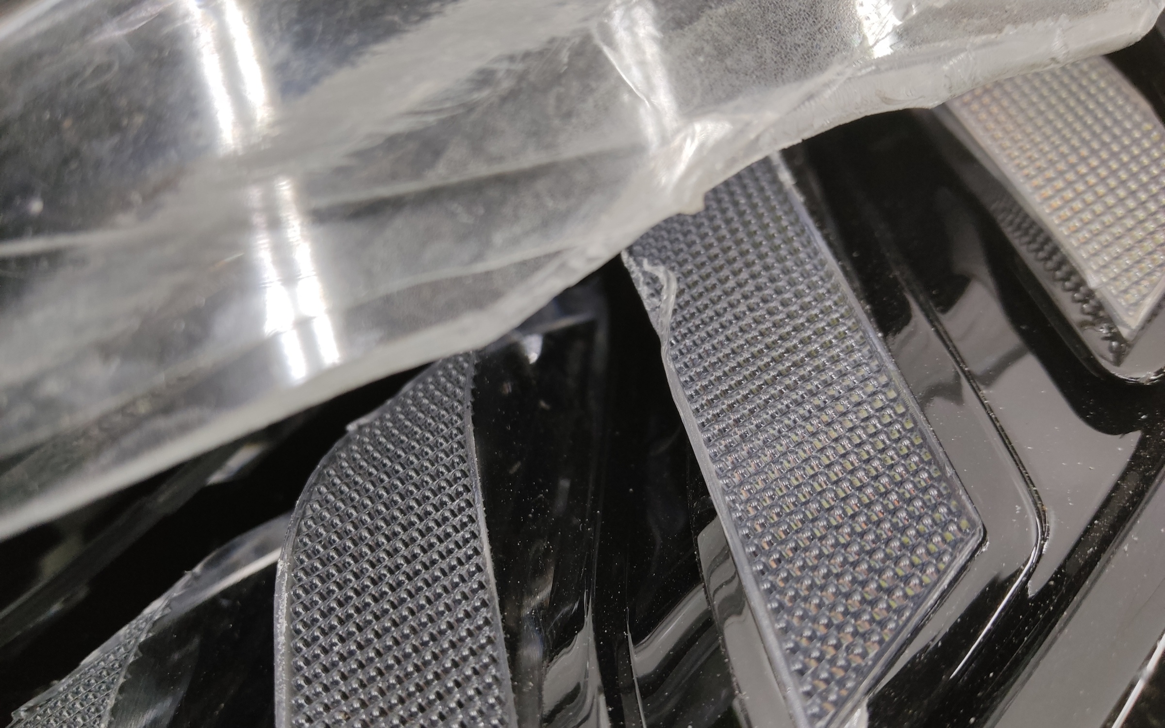 Фара передняя левая Tank 500 LED Черная