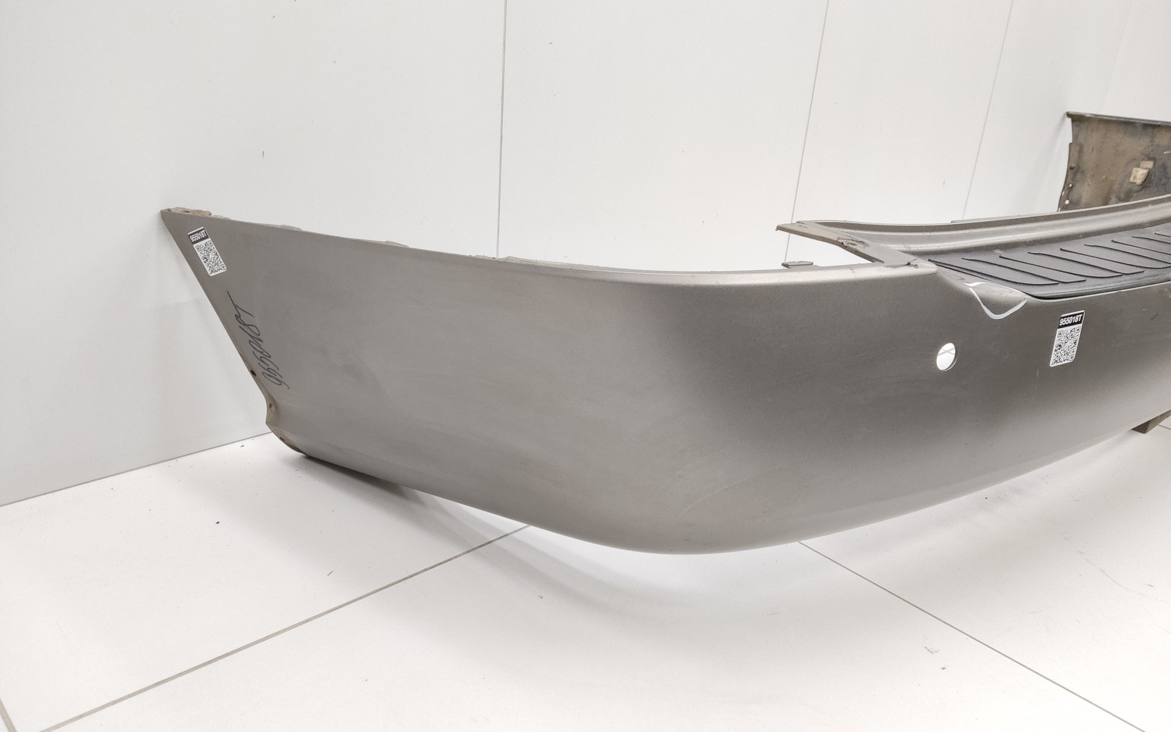 Бампер задний Hyundai Grand Starex H1