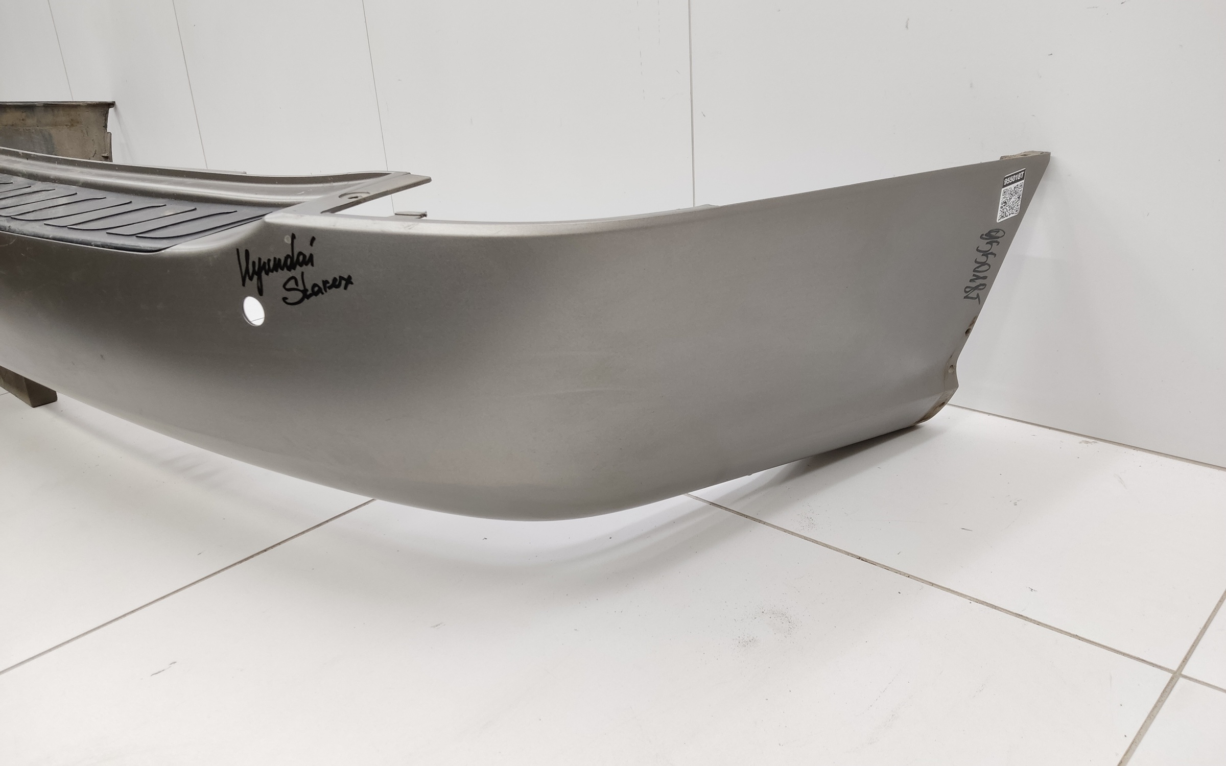 Бампер задний Hyundai Grand Starex H1