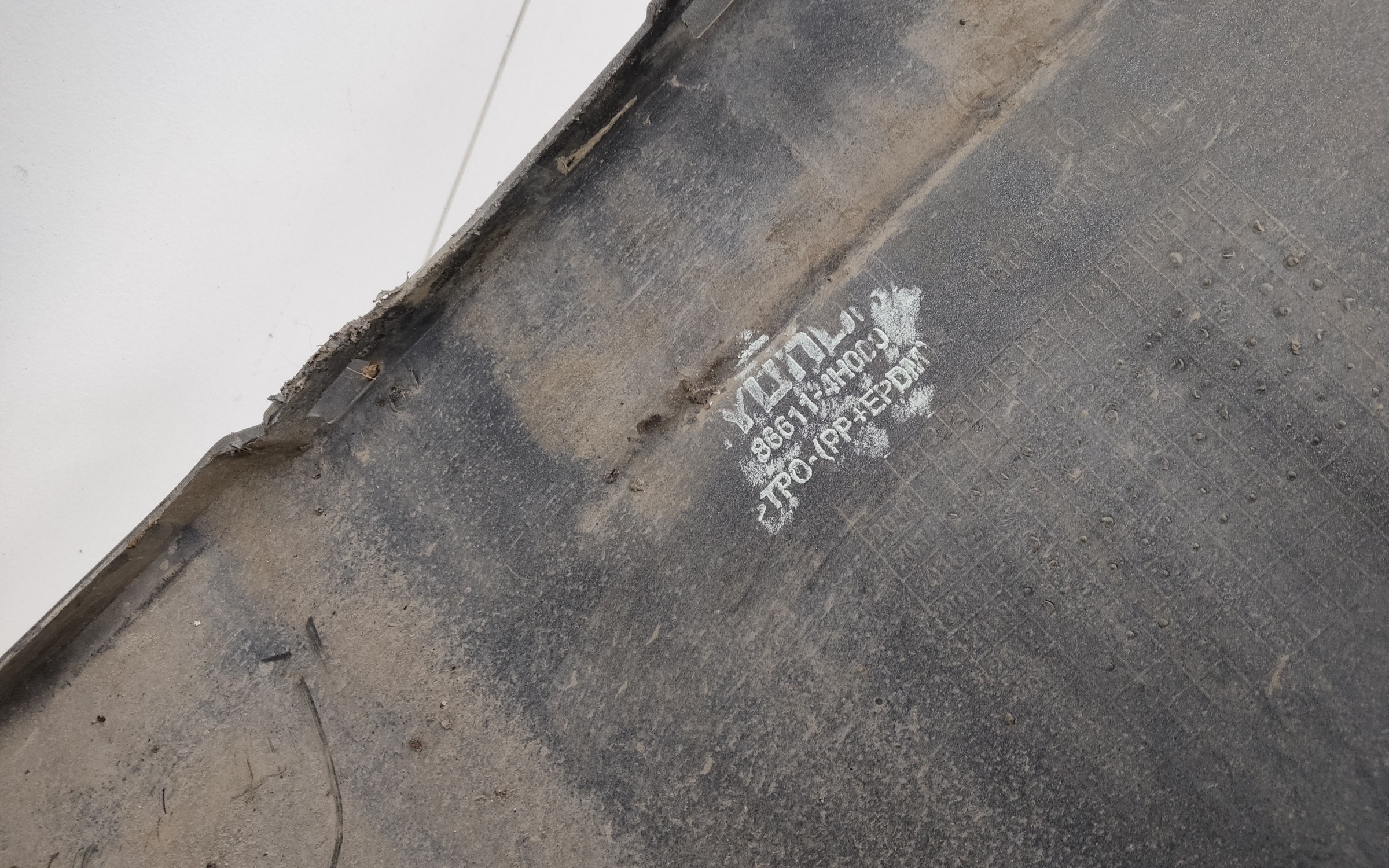 Бампер задний Hyundai Grand Starex H1