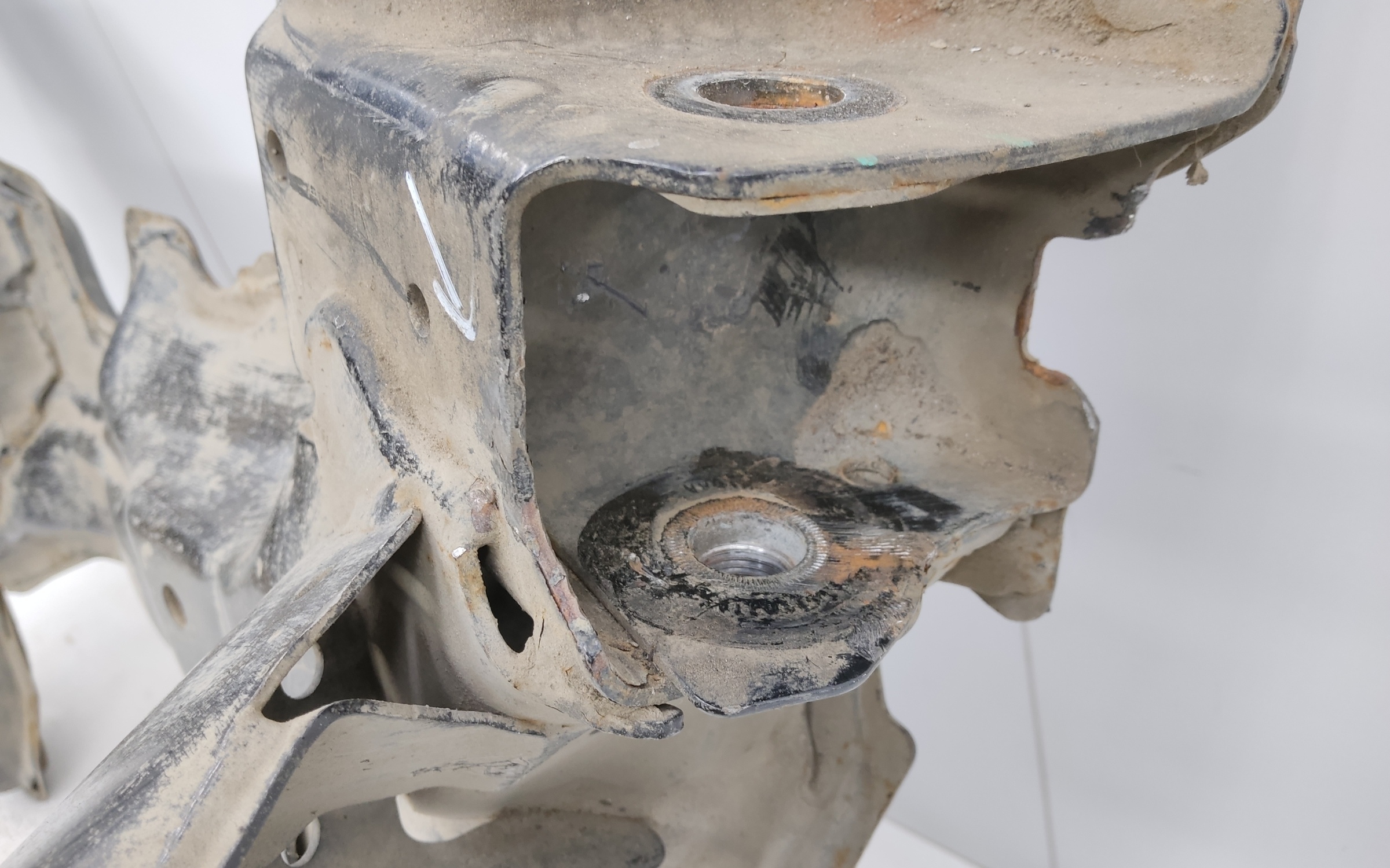 Подрамник передний Haval F7