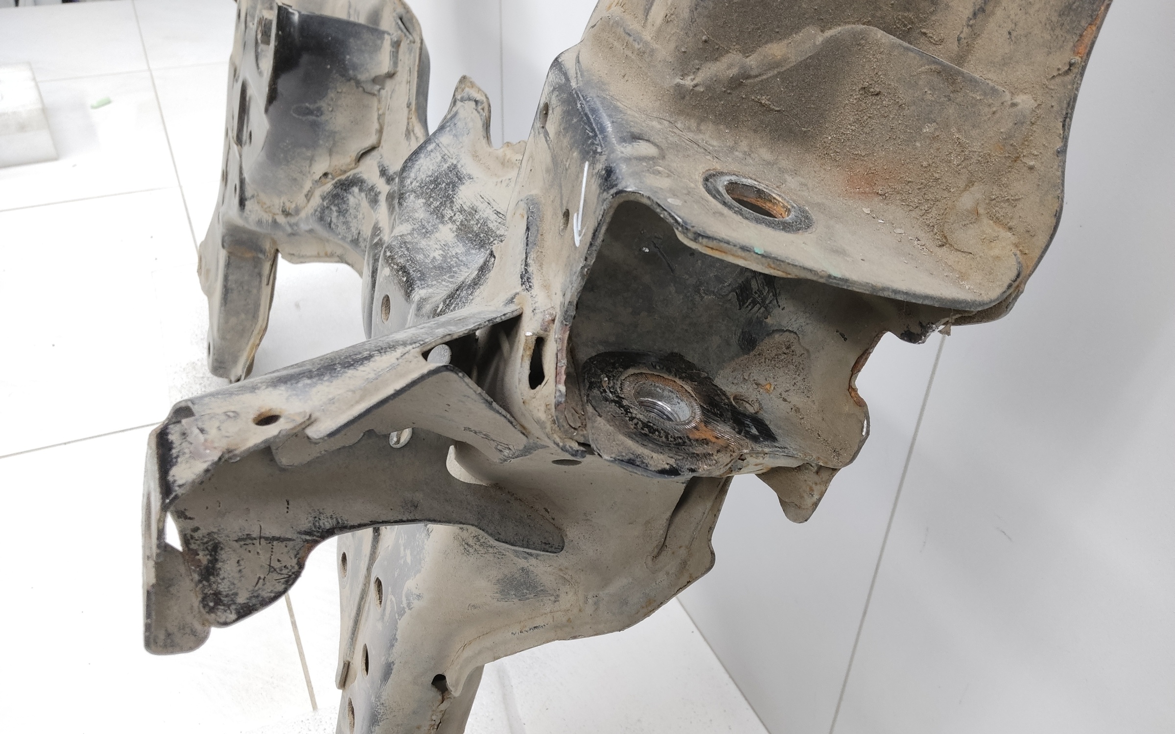 Подрамник передний Haval F7