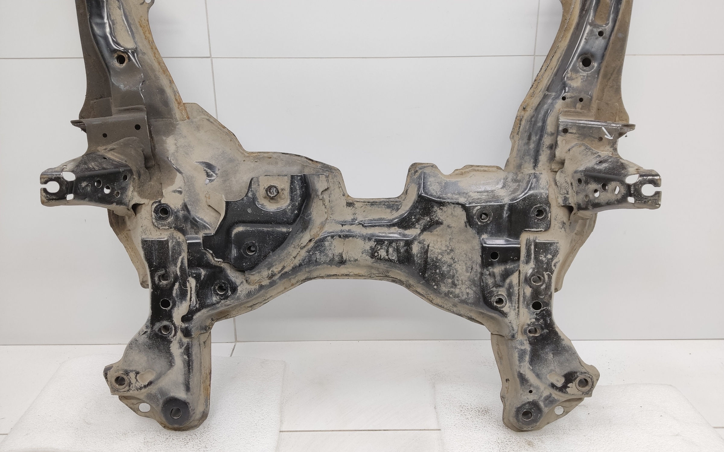 Подрамник передний Haval F7