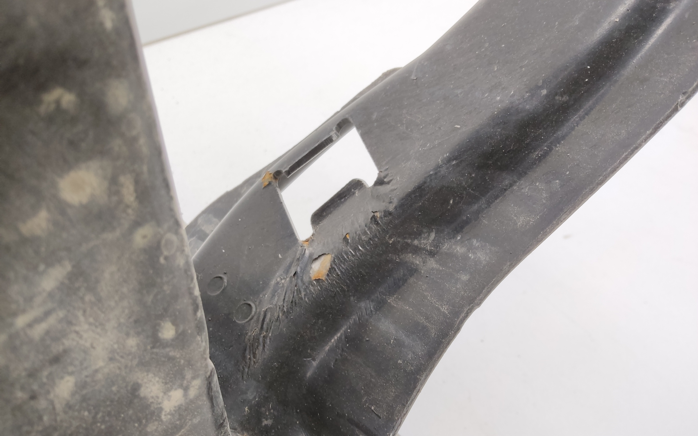 Усилитель переднего бампера Volkswagen Tiguan 2