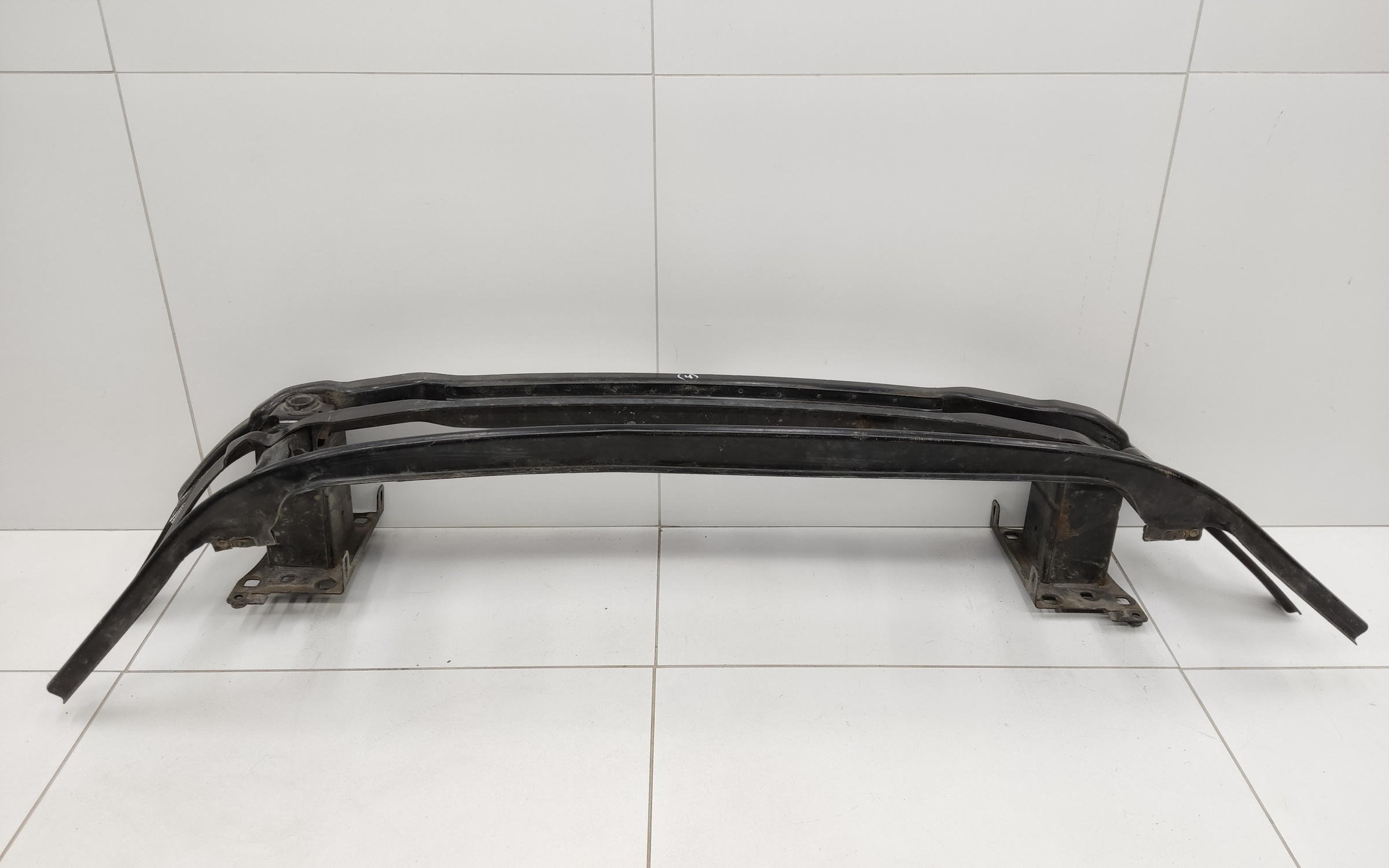 Усилитель переднего бампера Volkswagen Tiguan 2