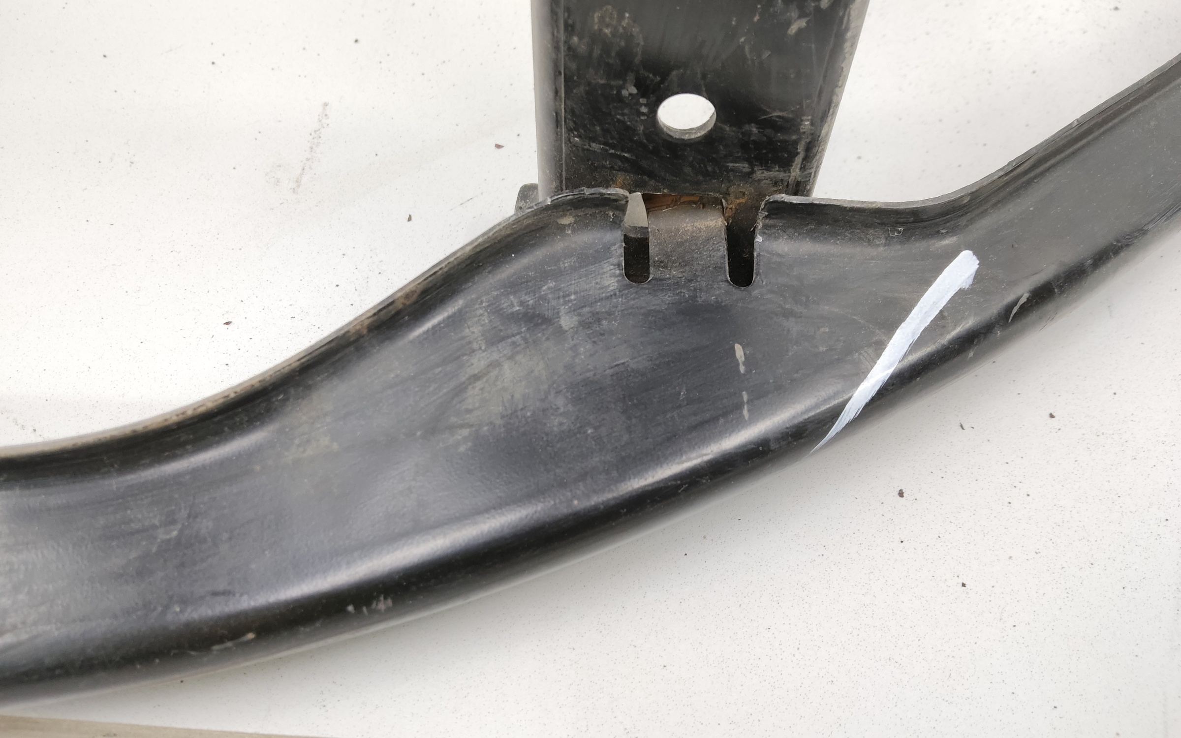 Усилитель переднего бампера Volkswagen Tiguan 2