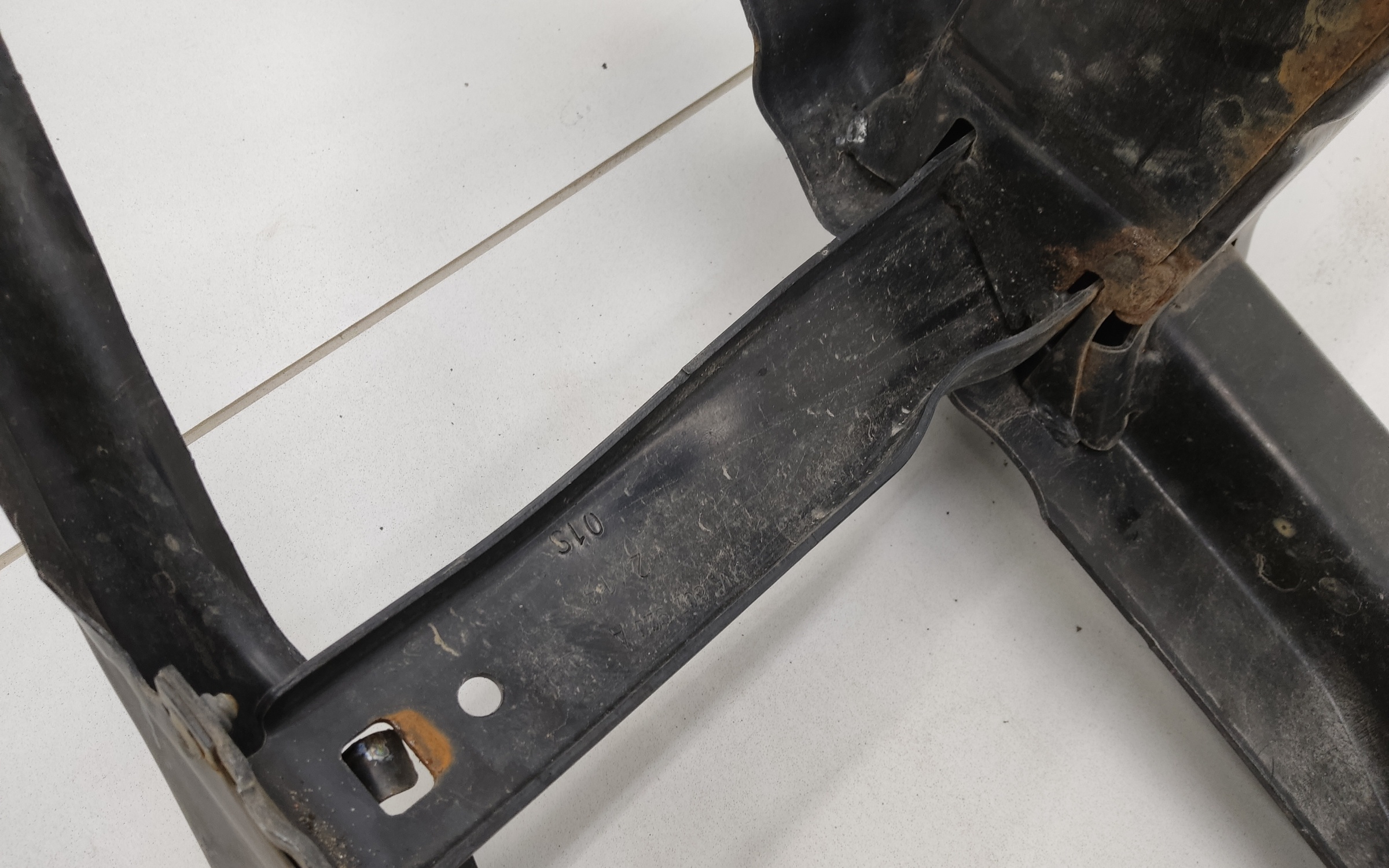 Усилитель переднего бампера Volkswagen Tiguan 2