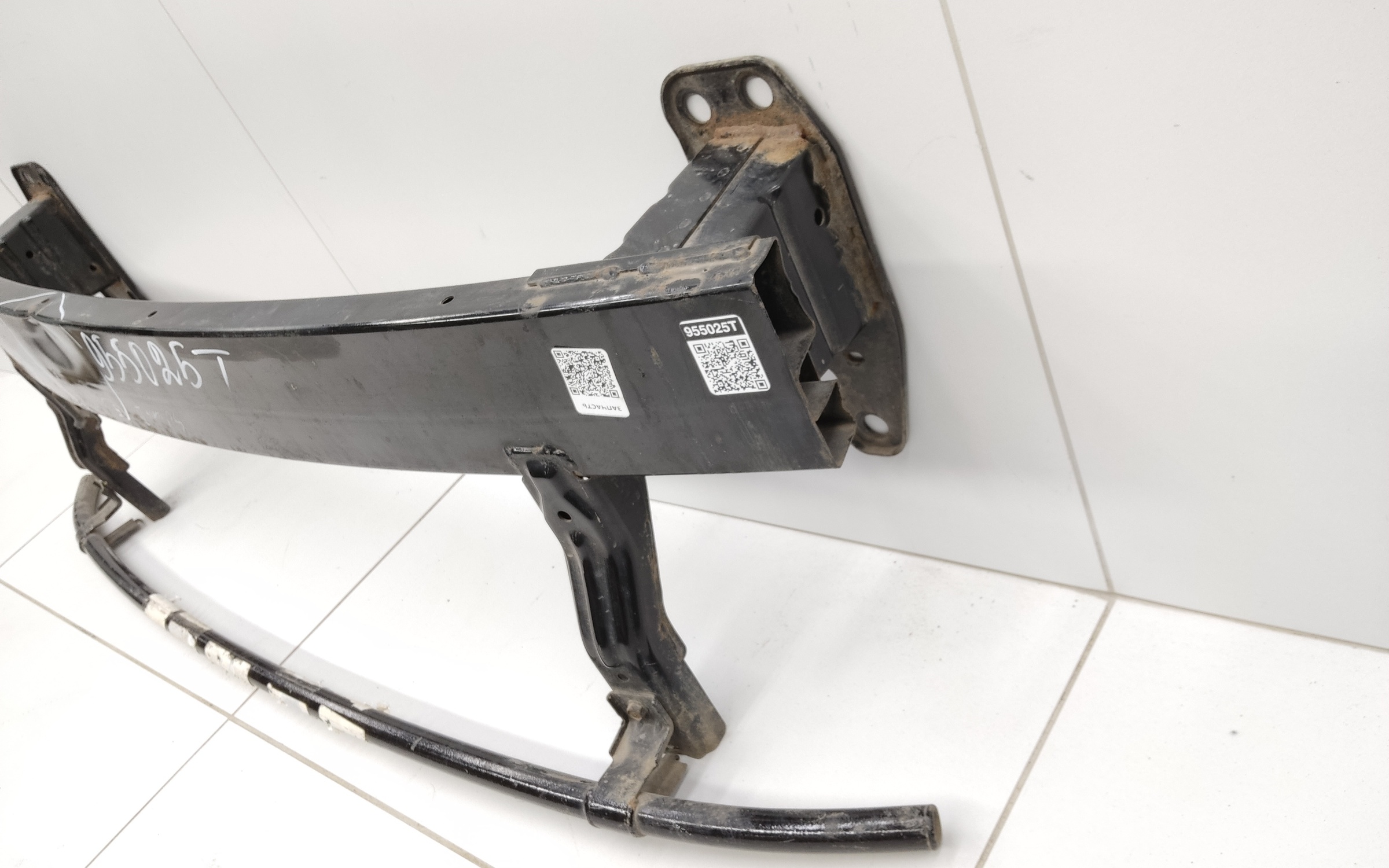 Усилитель переднего бампера Hyundai Solaris 2