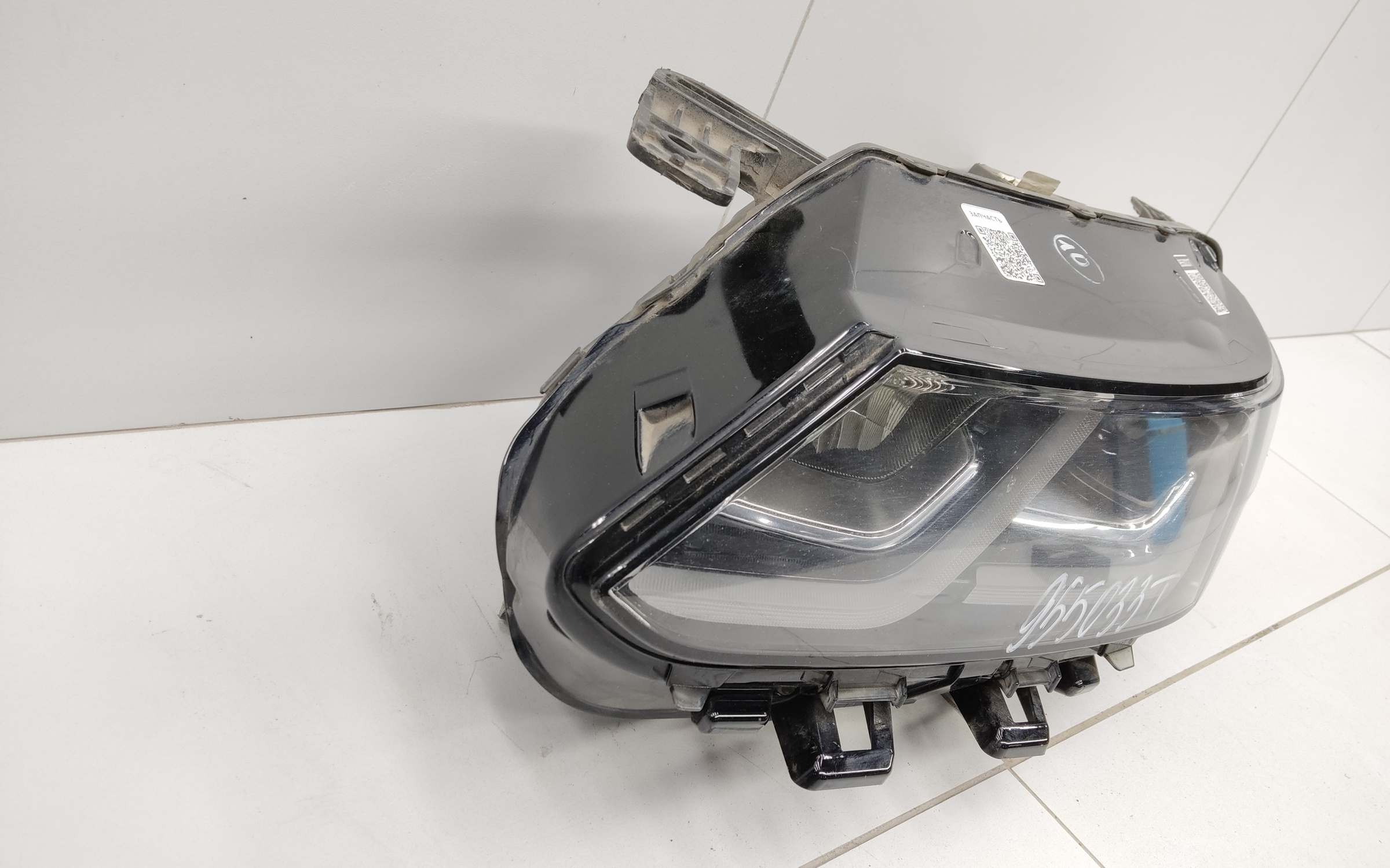 Фара передняя левая Geely Coolray LED