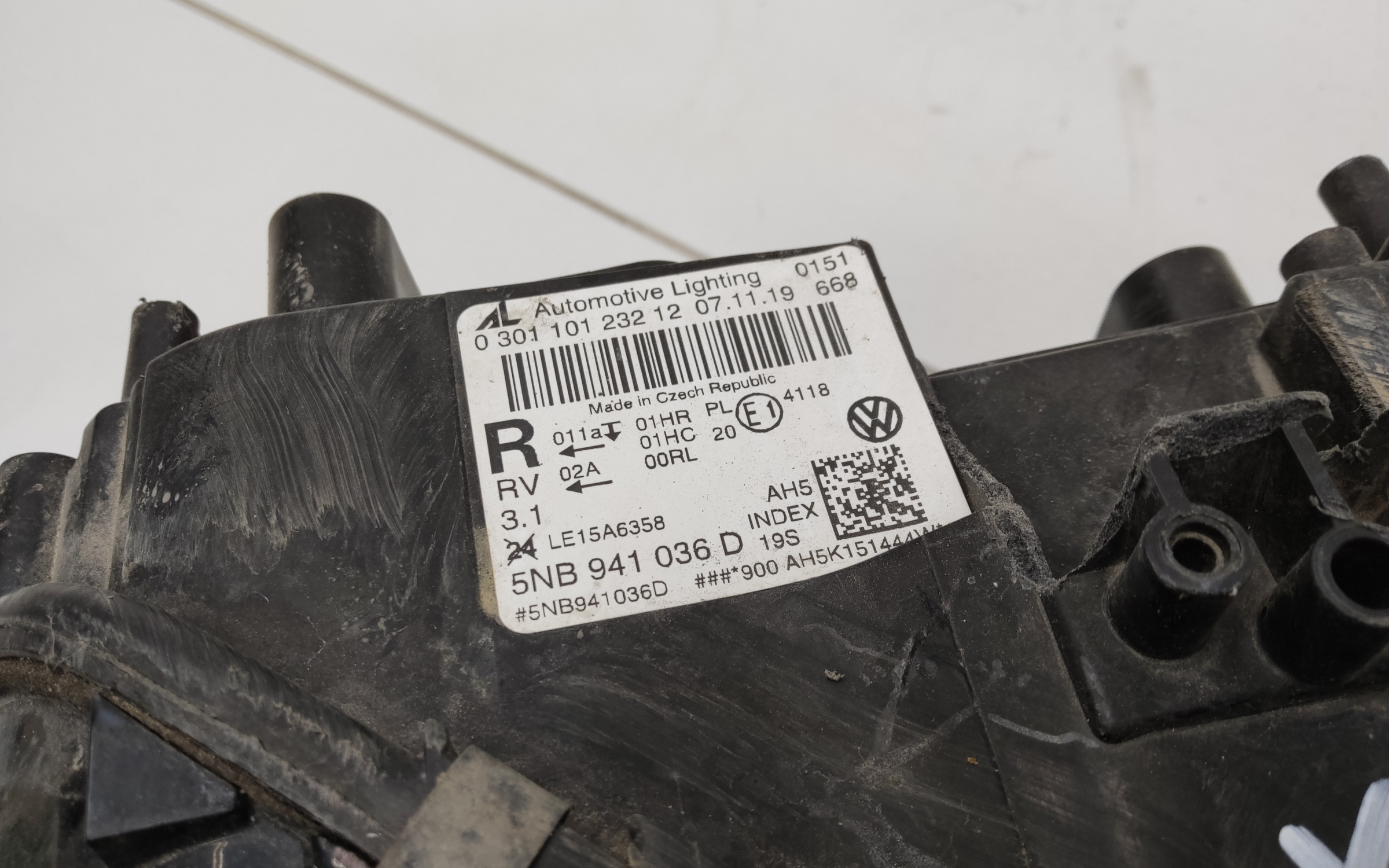 Фара передняя правая Volkswagen Tiguan 2 LED