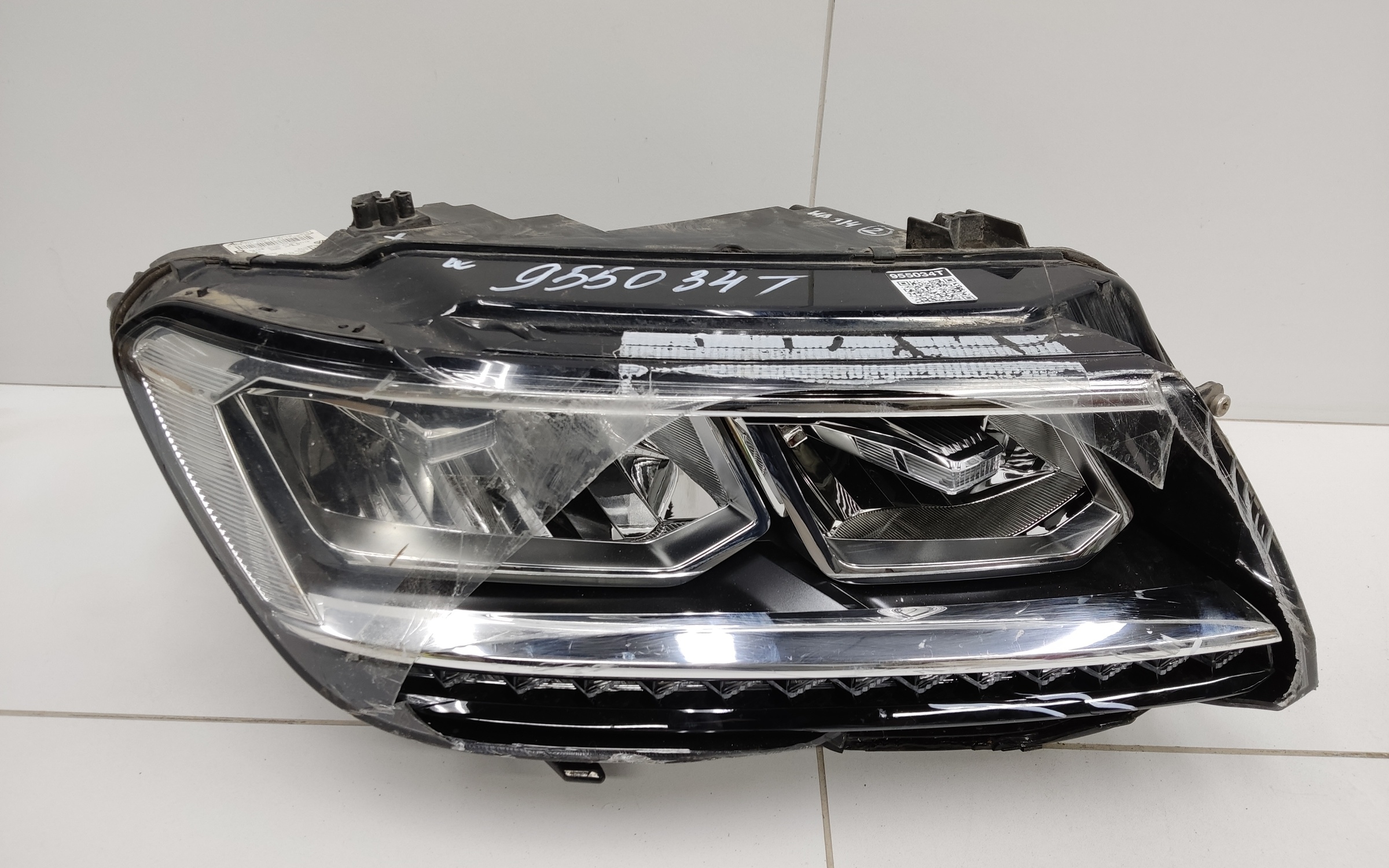 Фара передняя правая Volkswagen Tiguan 2 LED