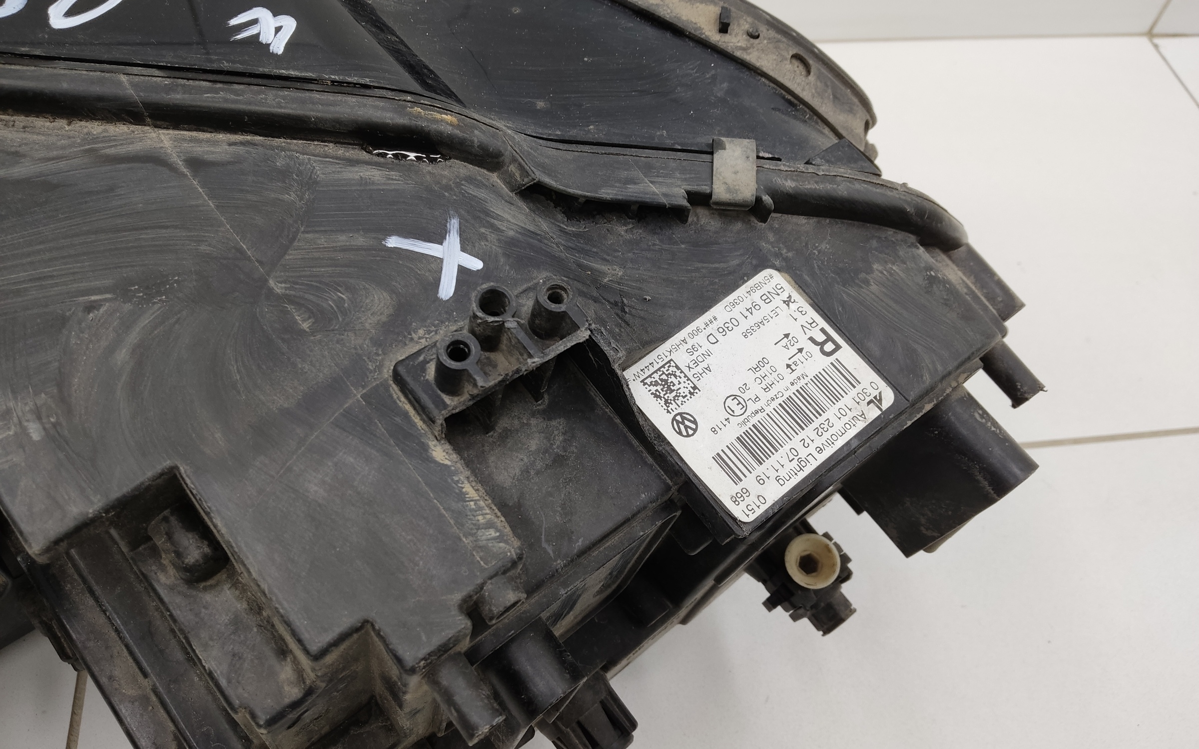 Фара передняя правая Volkswagen Tiguan 2 LED