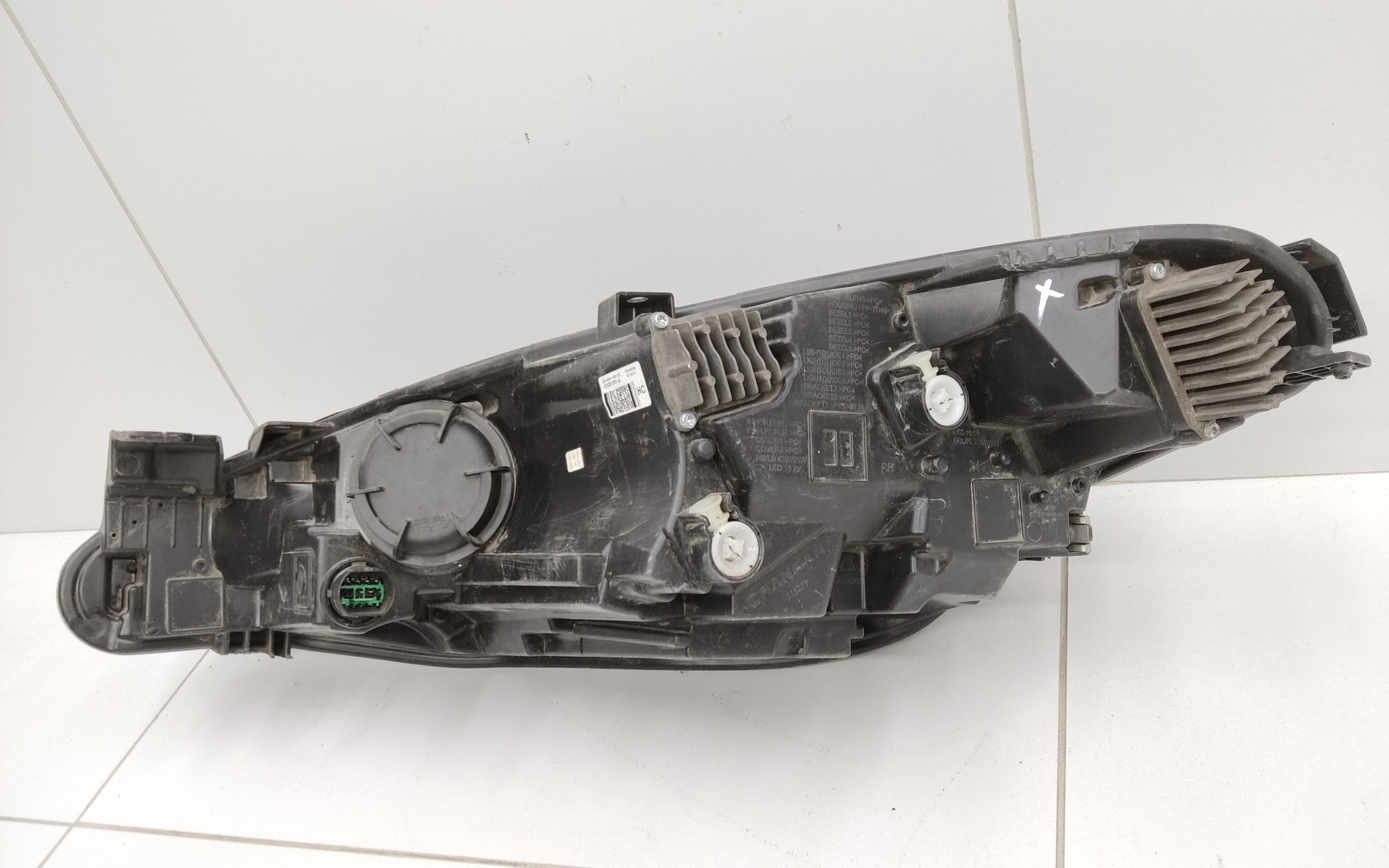 Фара передняя правая Changan Lamore LED