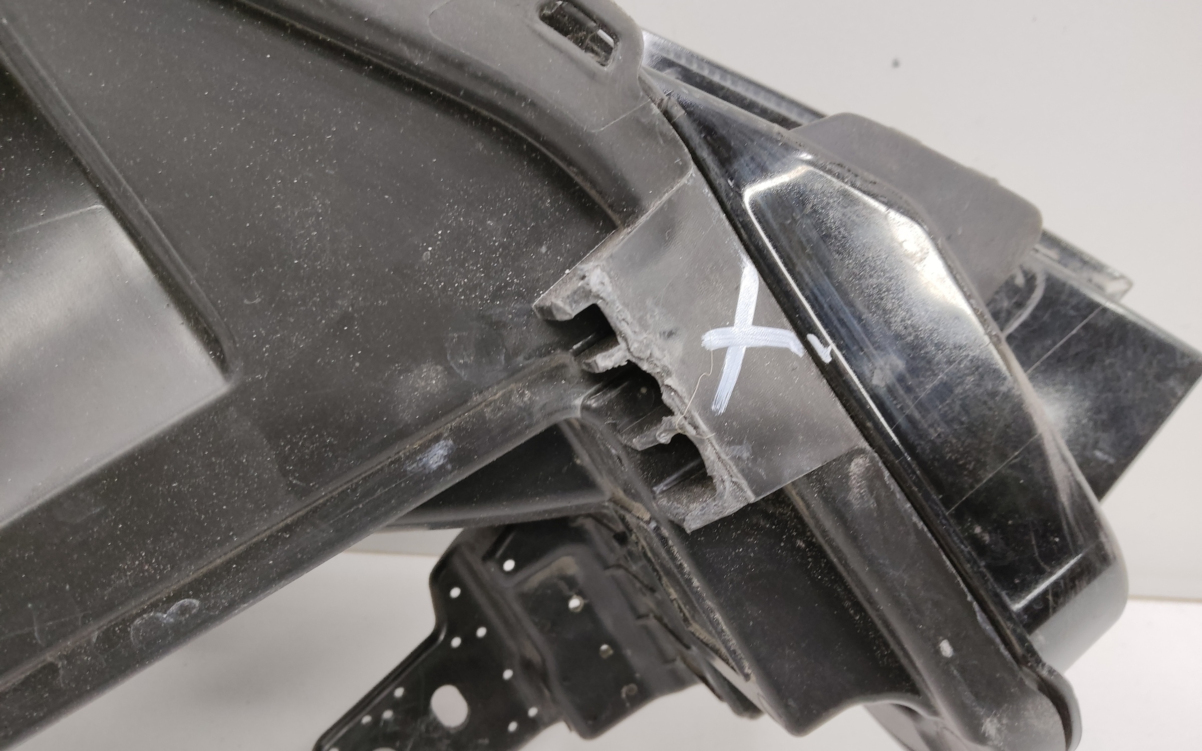 Фара передняя правая Changan Lamore LED