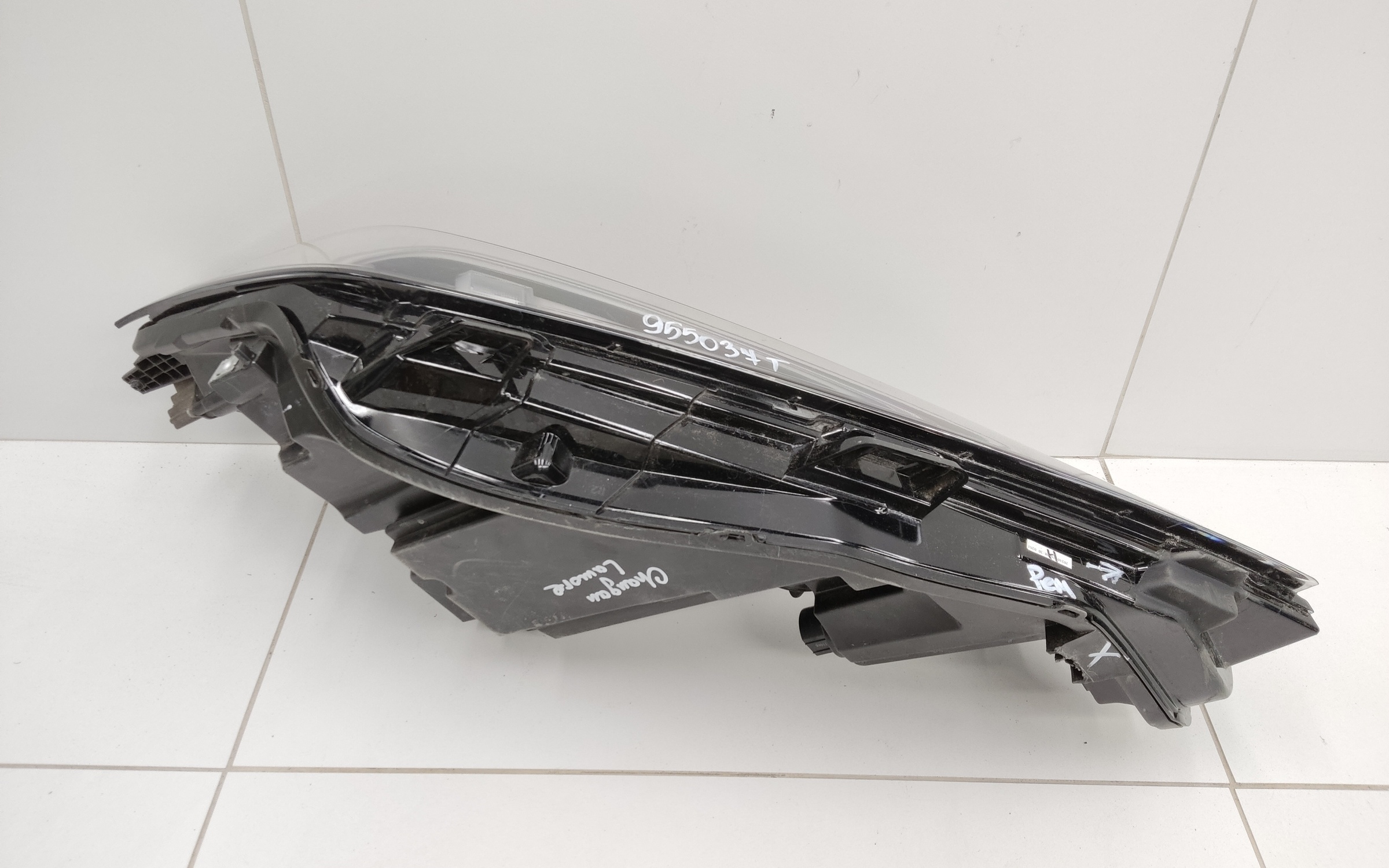 Фара передняя правая Changan Lamore LED