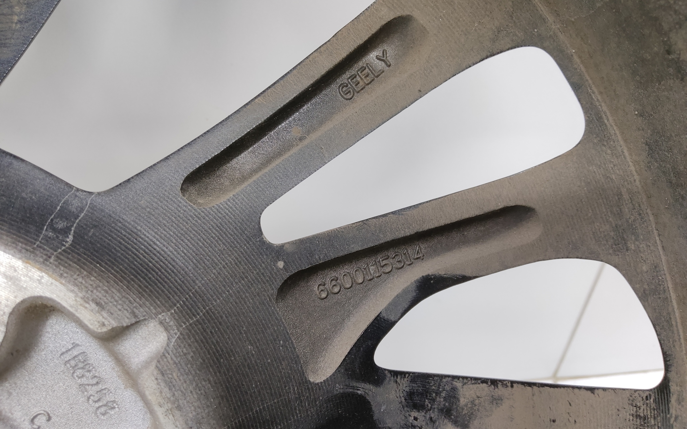 Диск колеса литой Geely Coolray R18